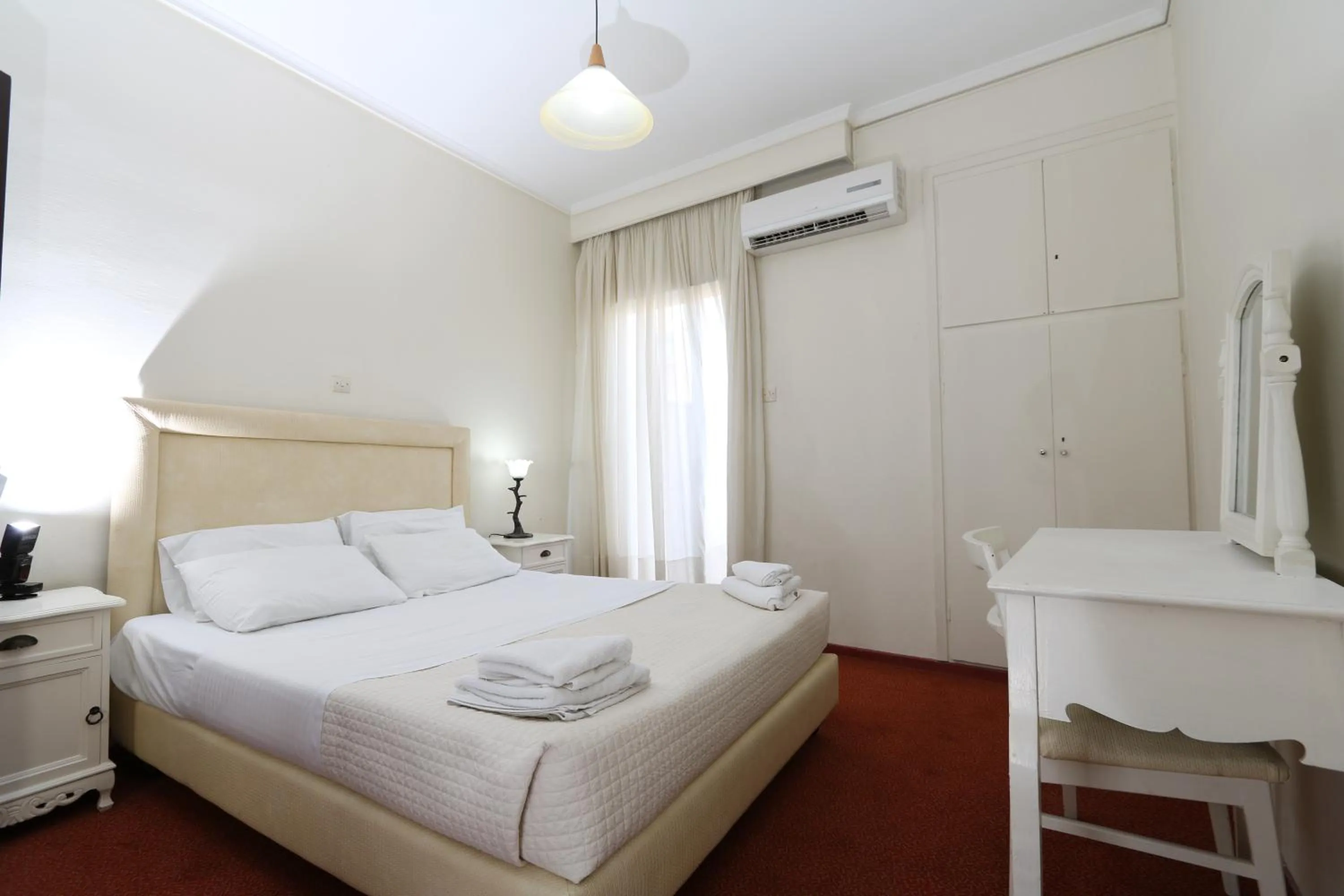 Photo of the whole room, Bed in Athens Delta Hotel