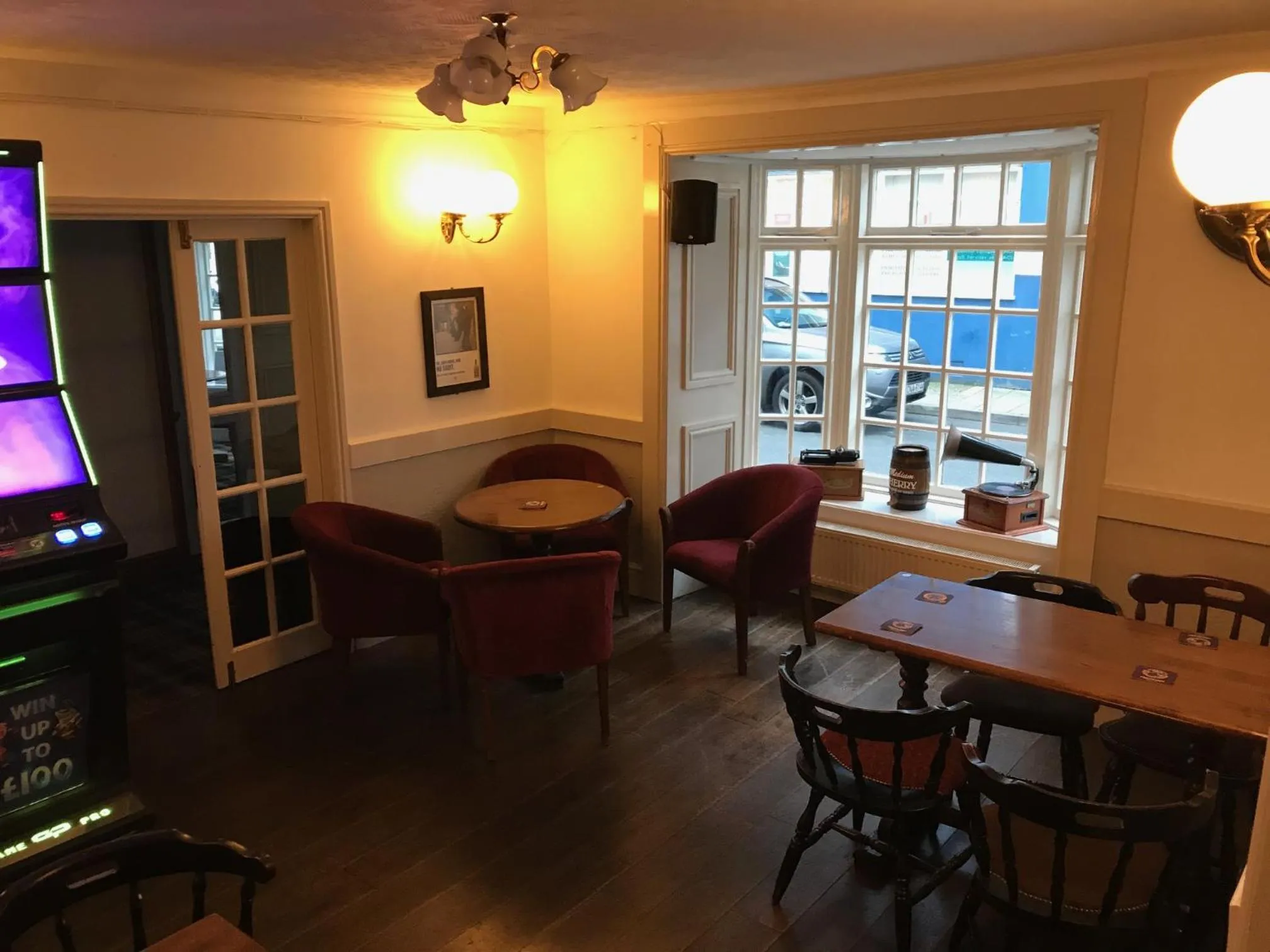 Lounge or bar in Crown Hotel