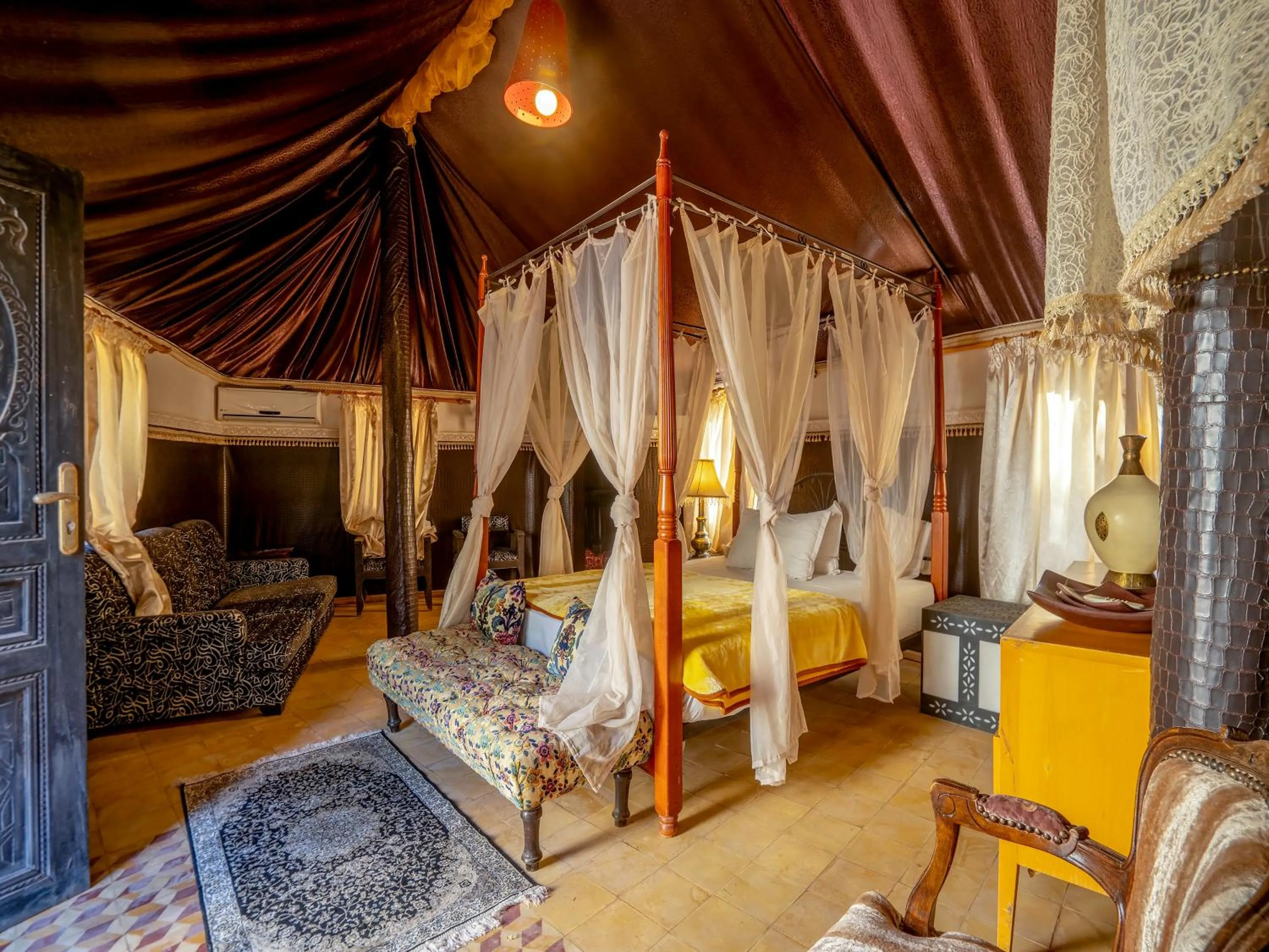 Bed in Clé De Sol Riad & SPA