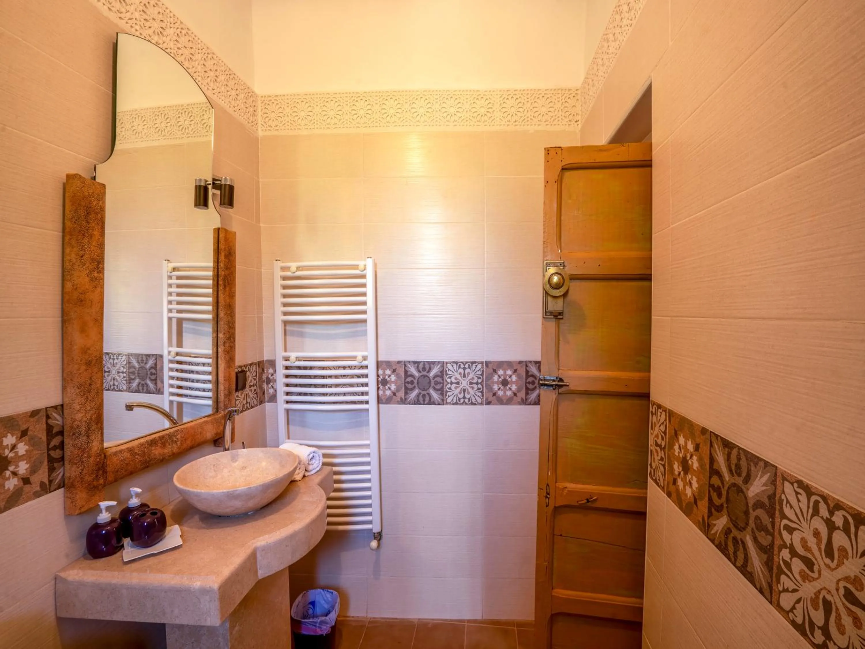 Bathroom in Clé De Sol Riad & SPA