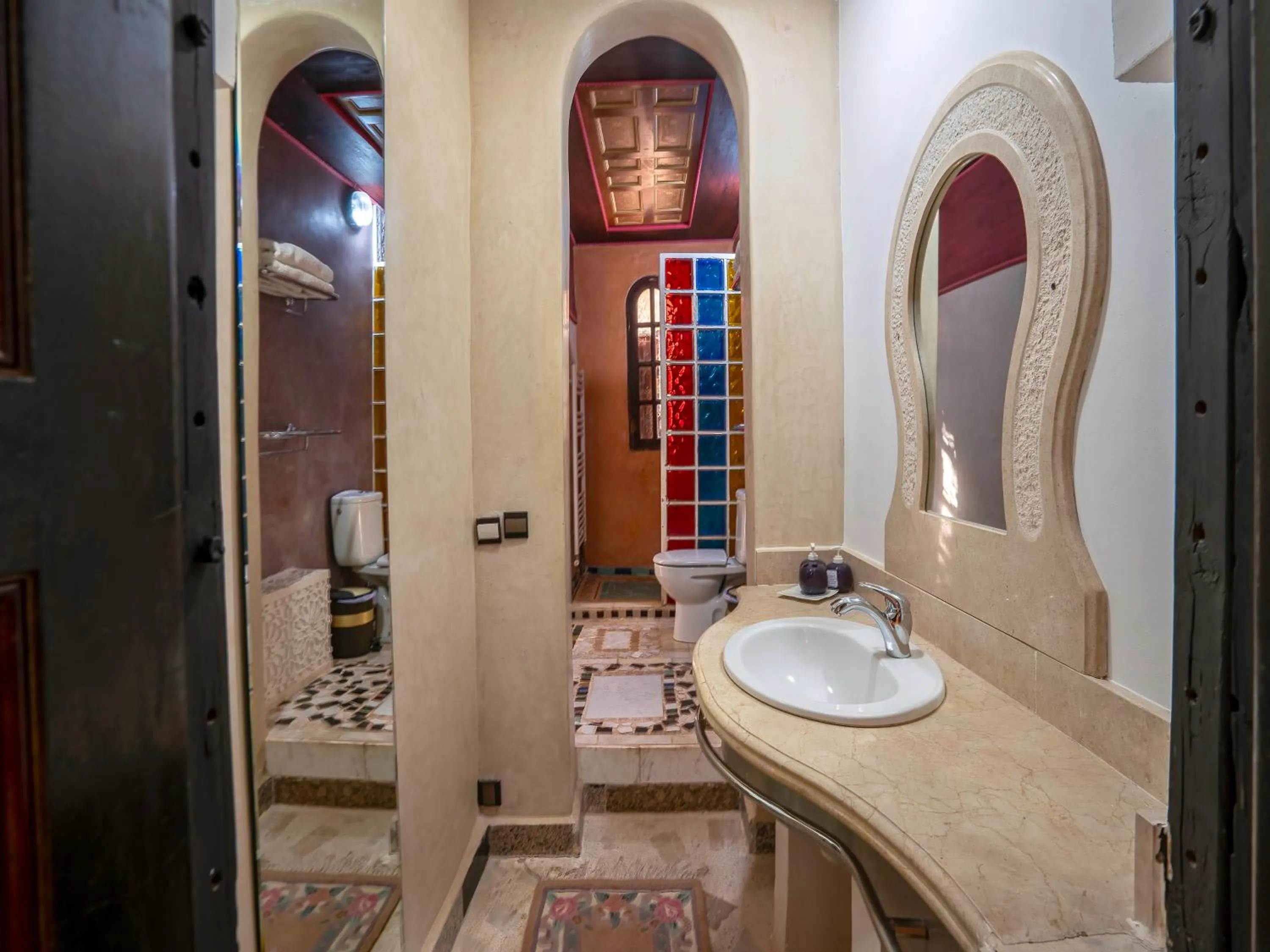 Shower in Clé De Sol Riad & SPA