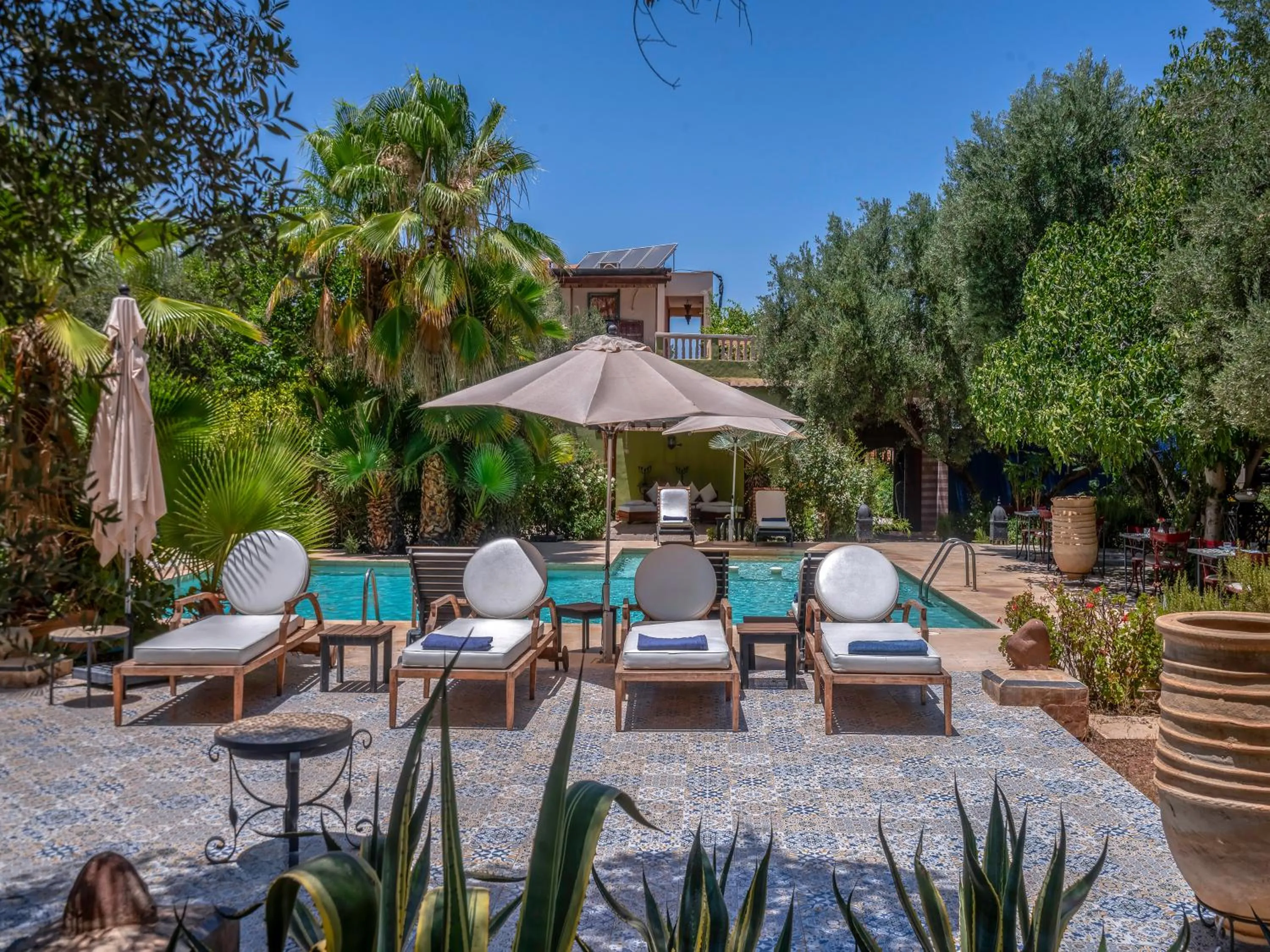 sunbed in Clé De Sol Riad & SPA