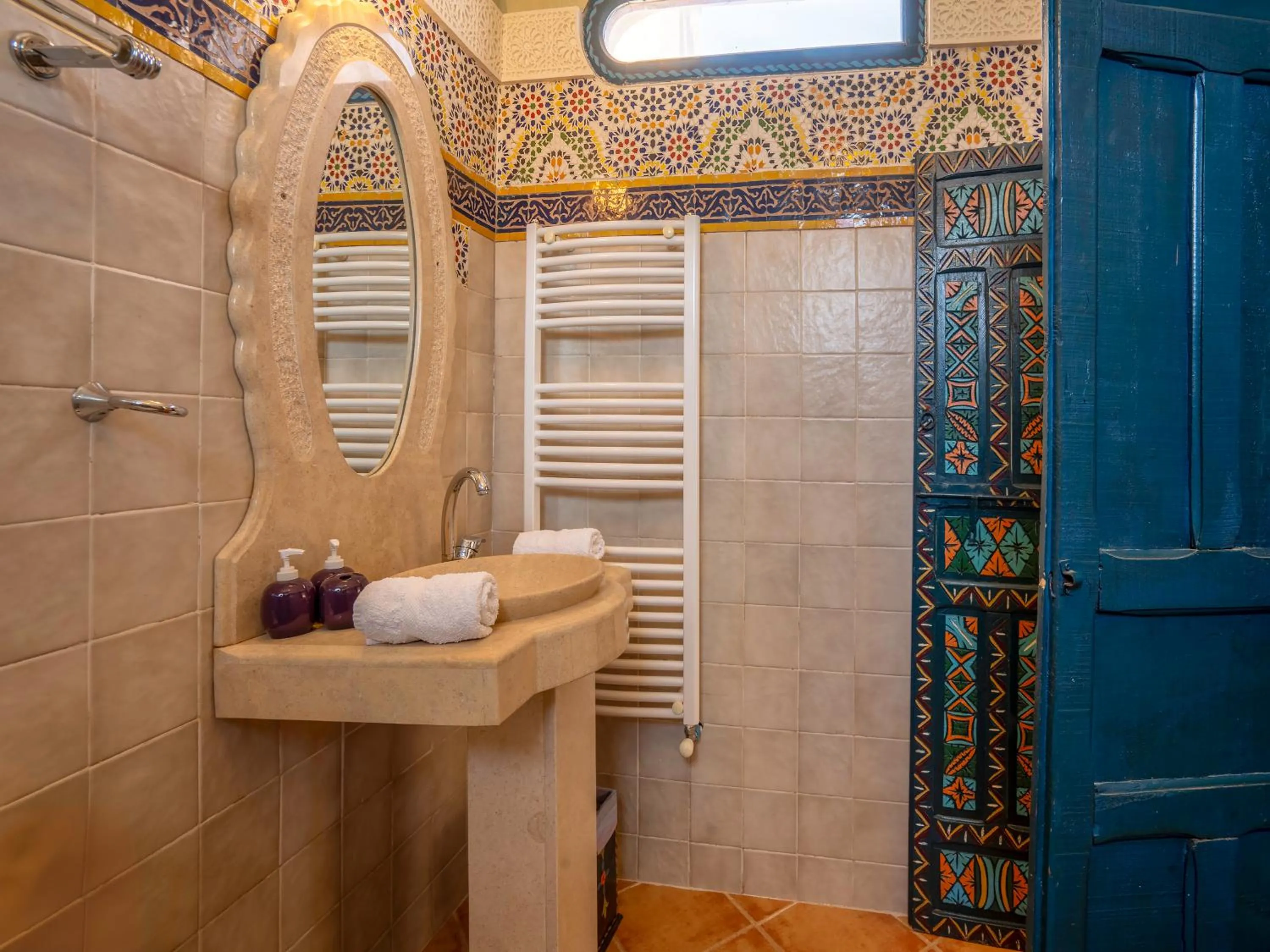 Bathroom in Clé De Sol Riad & SPA