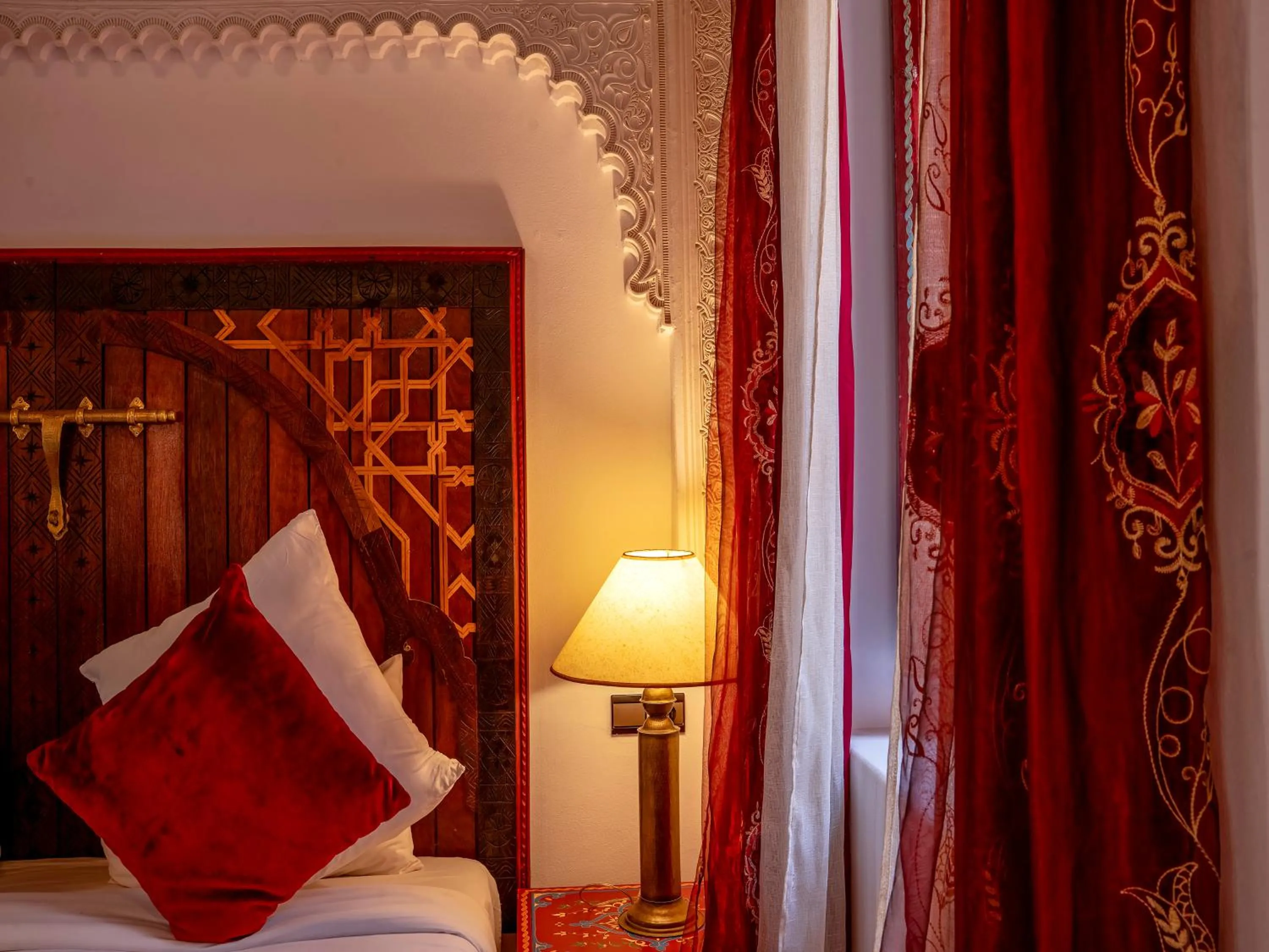 Decorative detail, Bed in Clé De Sol Riad & SPA