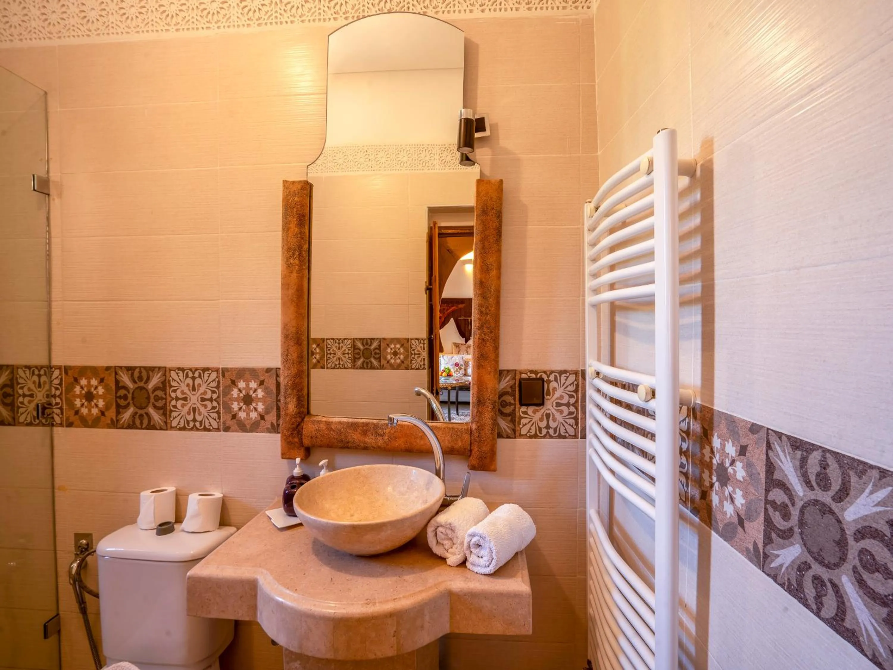 Bathroom in Clé De Sol Riad & SPA