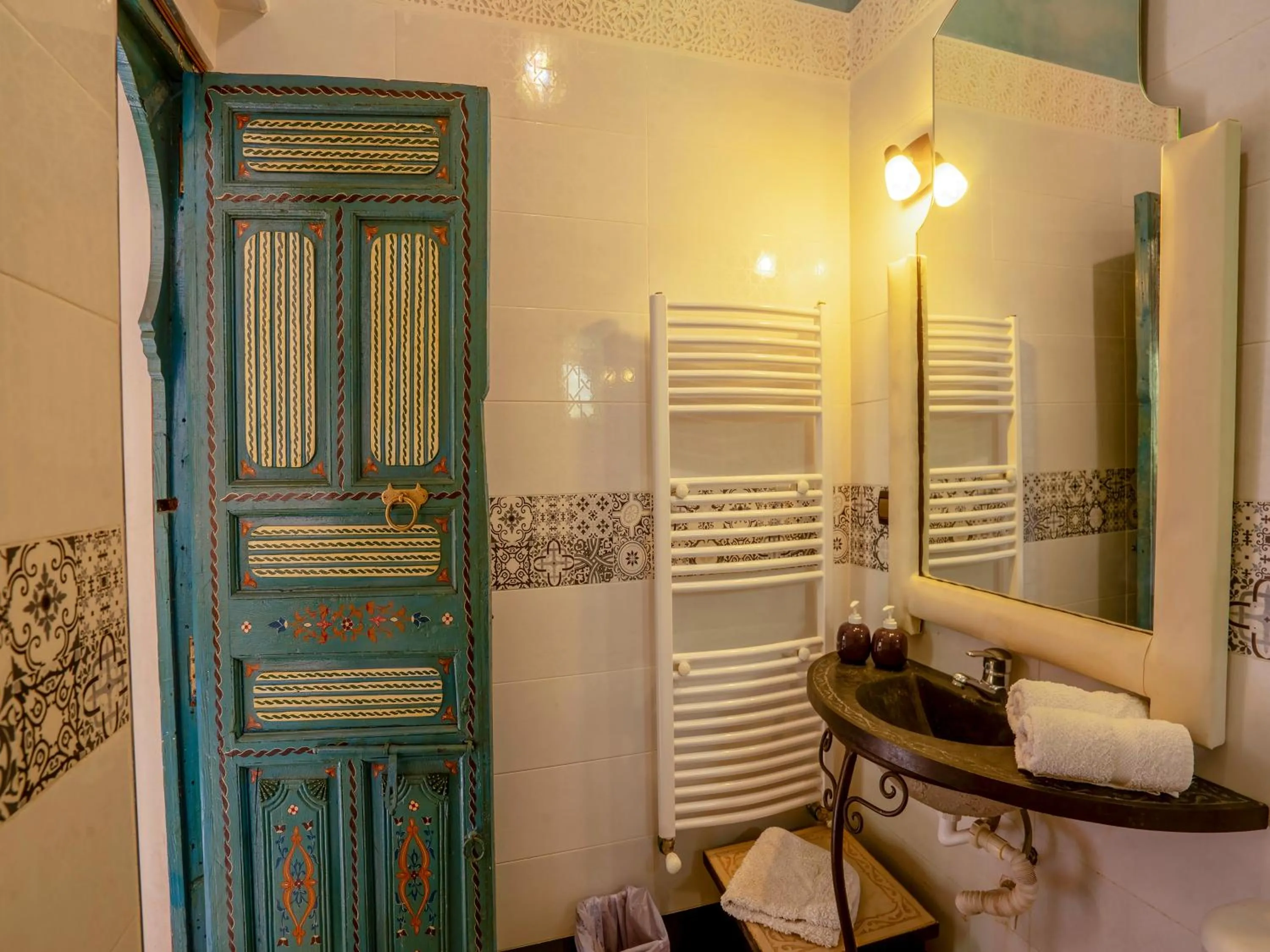 Bathroom in Clé De Sol Riad & SPA