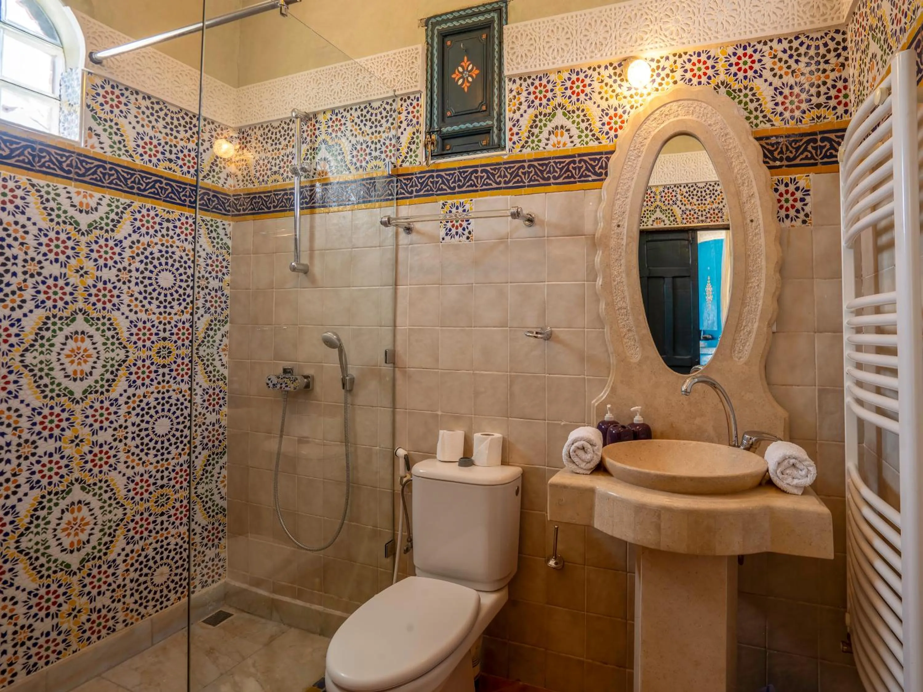 Shower in Clé De Sol Riad & SPA