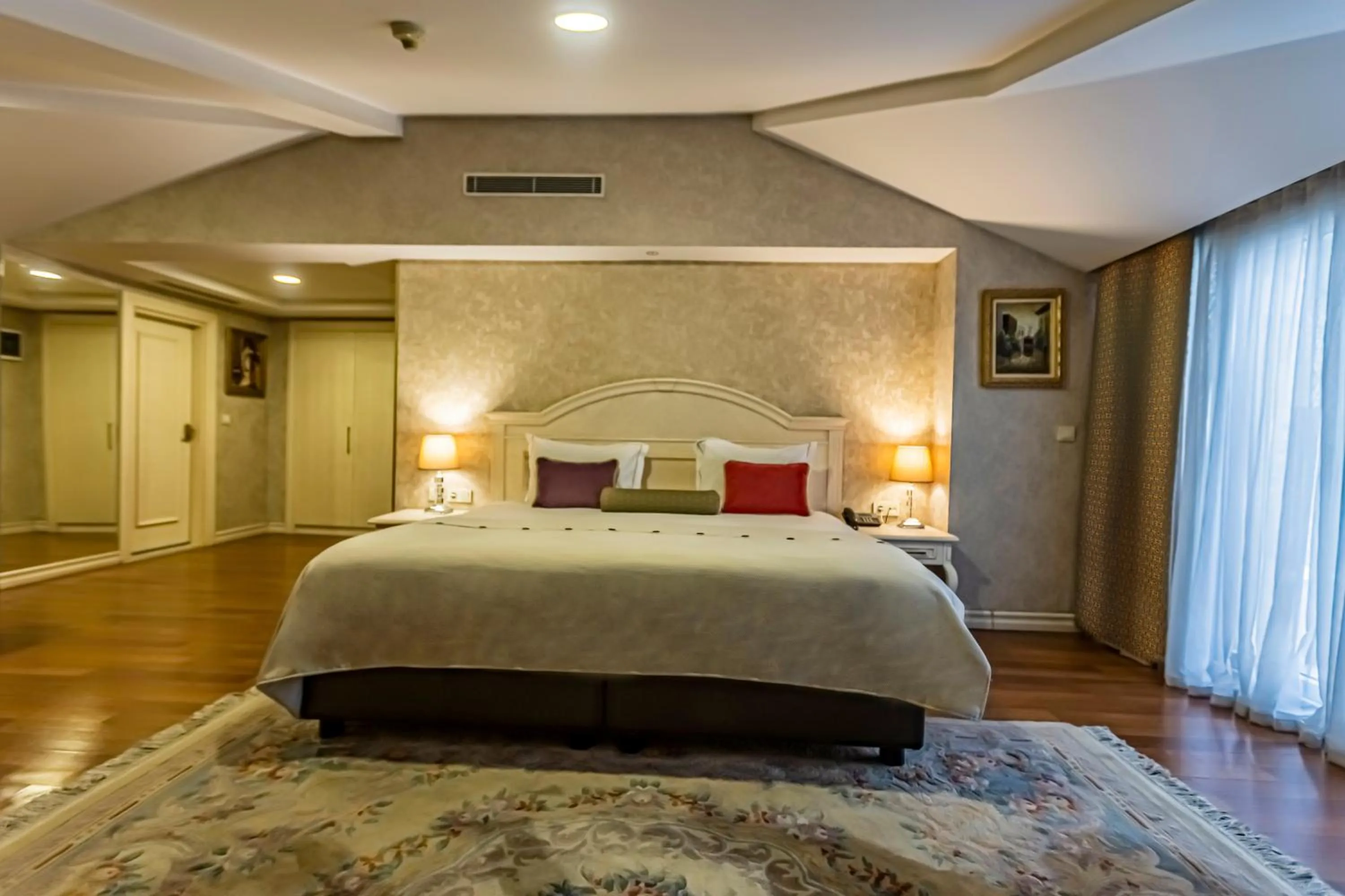 Bed in Eurostar Old City Hotel & Spa