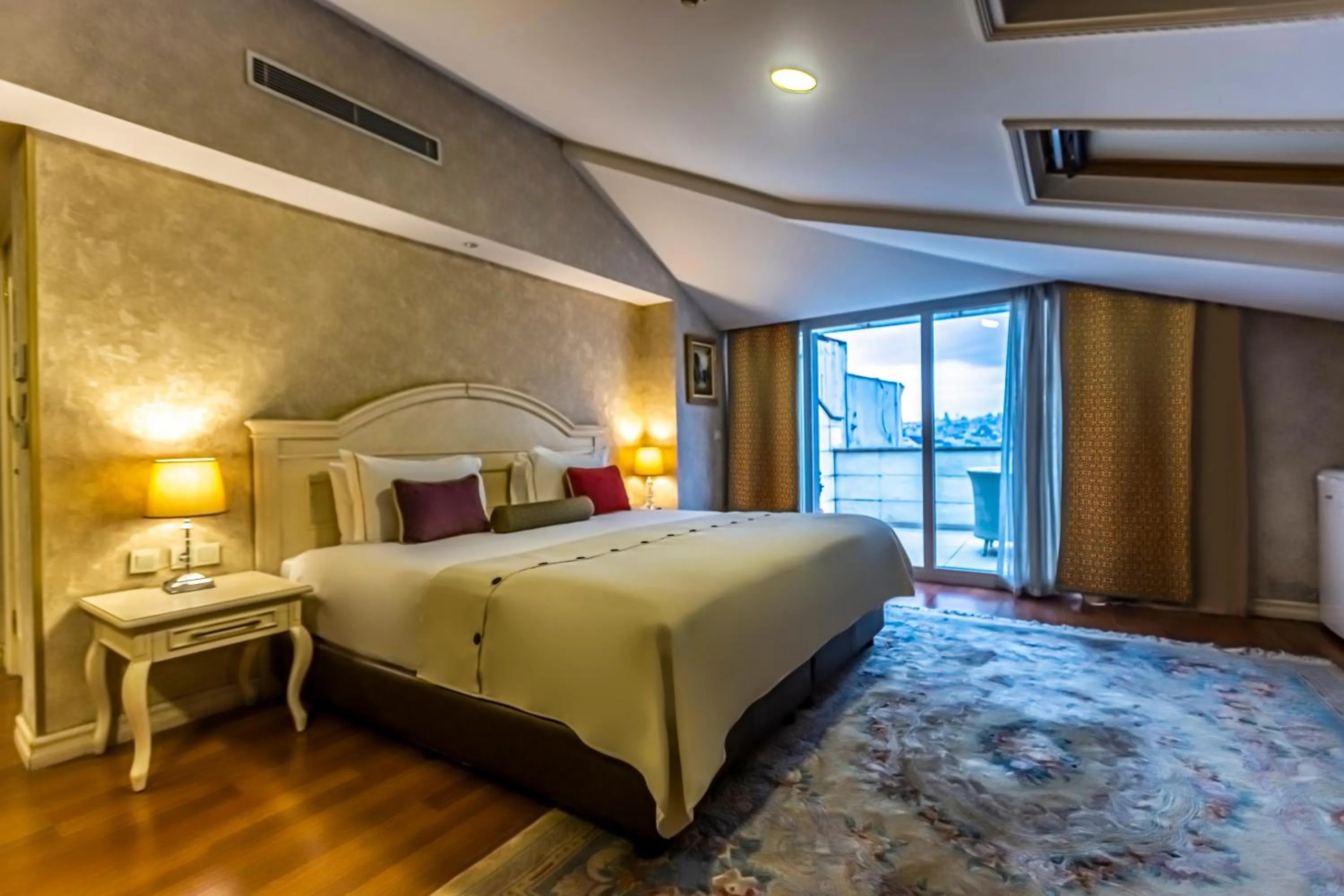 Bed in Eurostar Old City Hotel & Spa