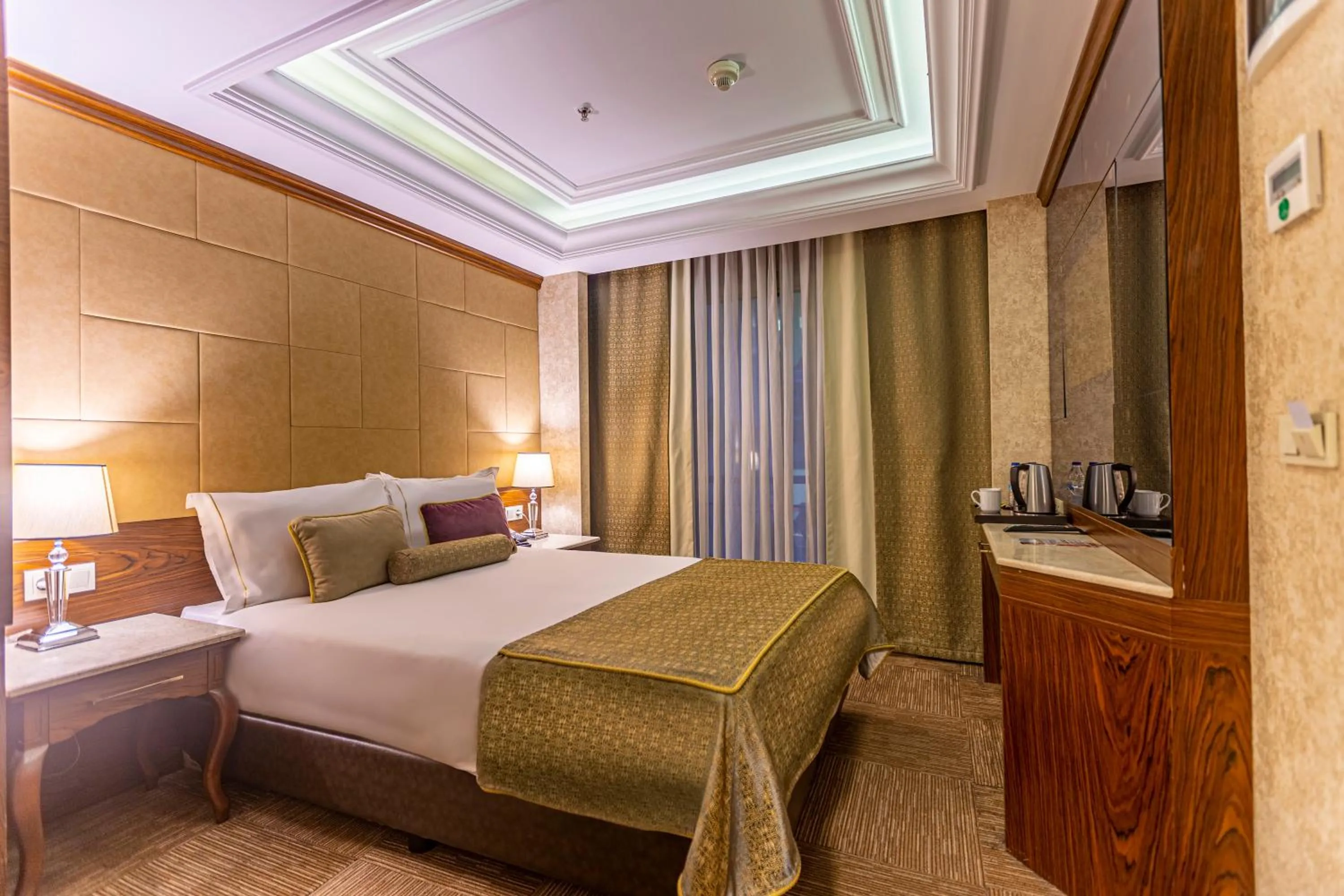 Bed in Eurostar Old City Hotel & Spa