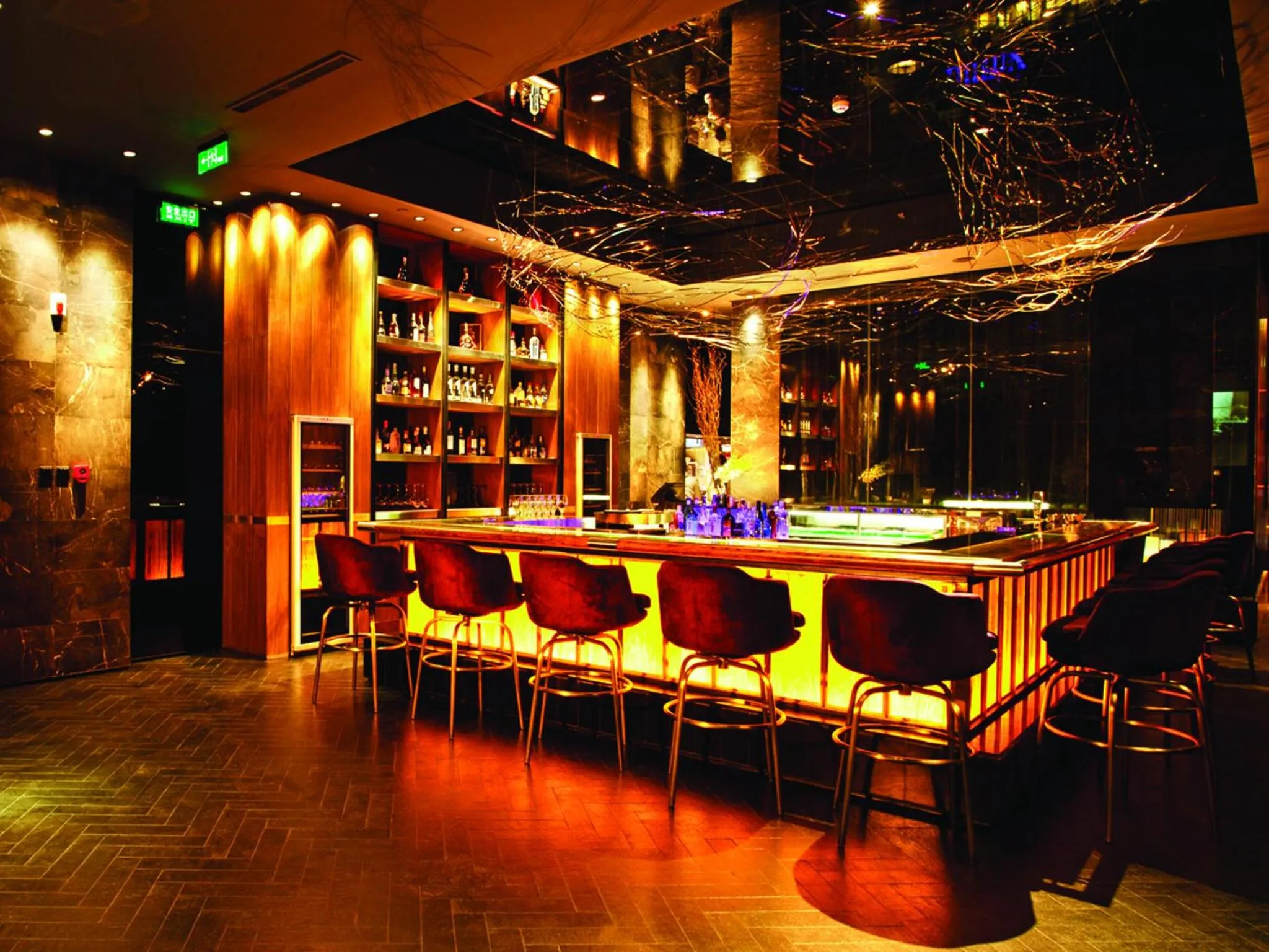 Lounge or bar in Howard Johnson Parkland Hotel Dalian