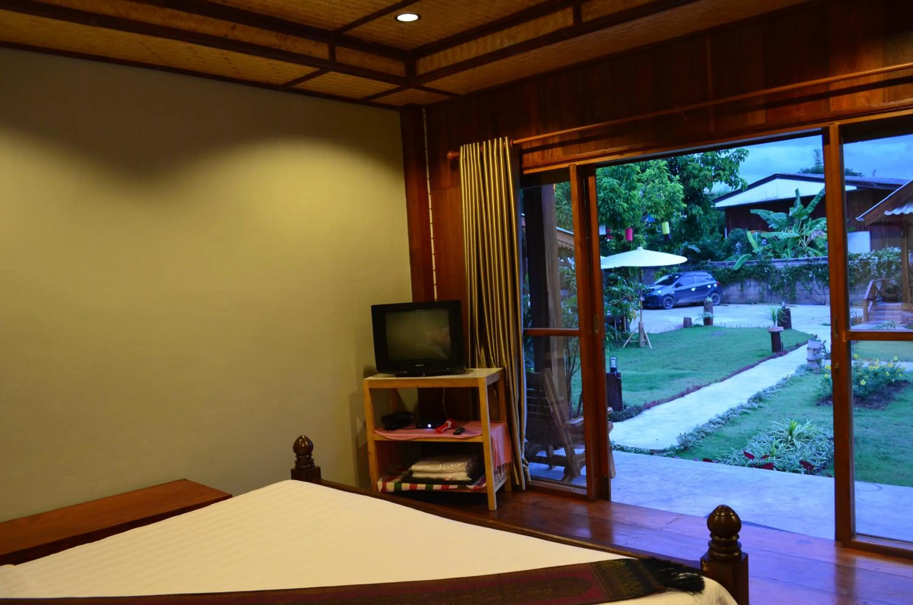 Facade/entrance, Bed in Baan Aew Pai