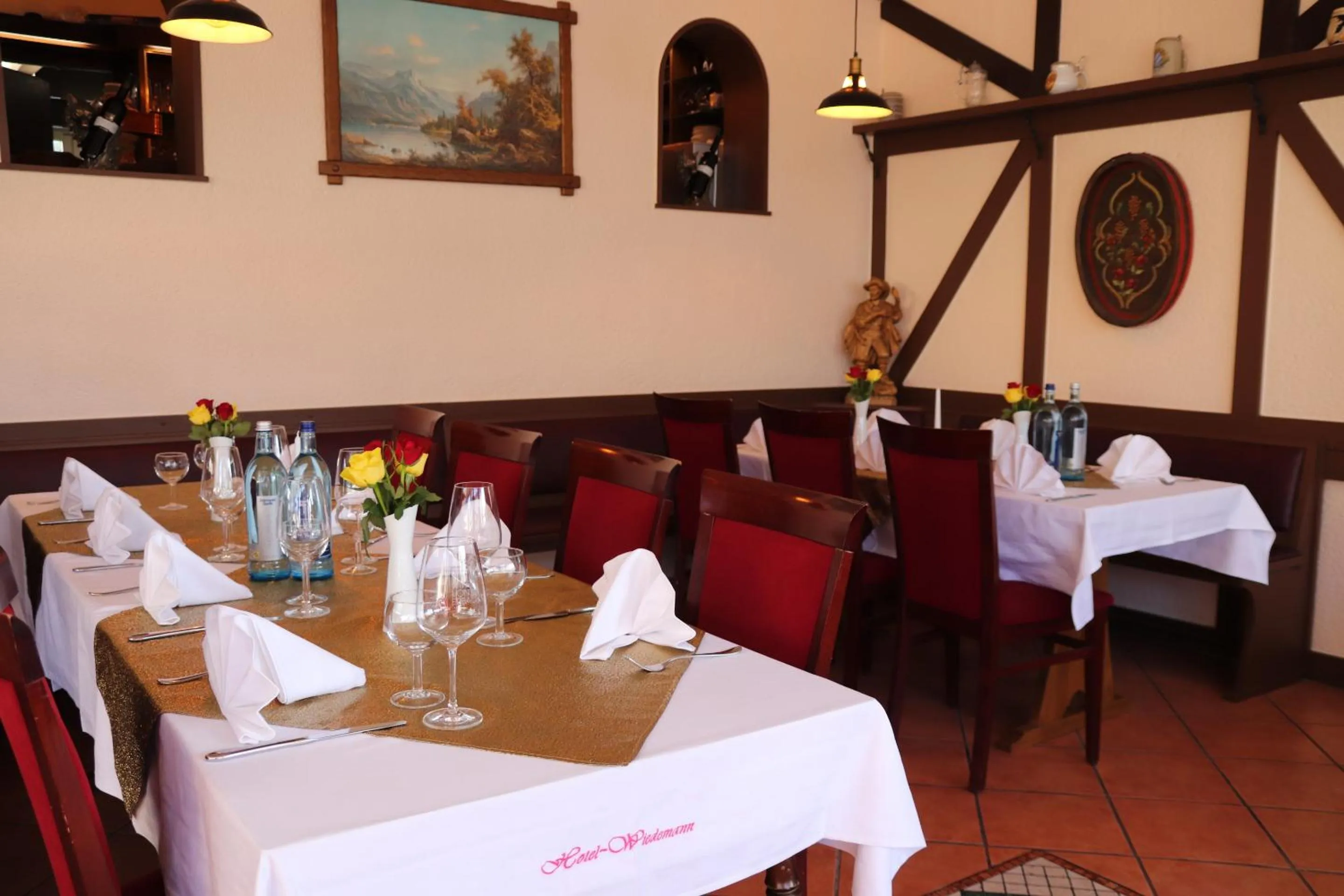 Dining area in Hotel Weinhaus Wiedemann