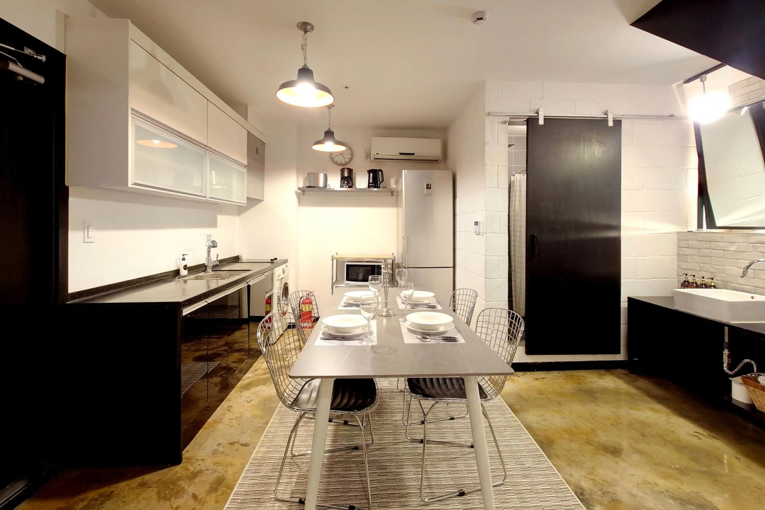 Kitchen or kitchenette in Seoul Loft Apartments - SLA 7 Night Minimum