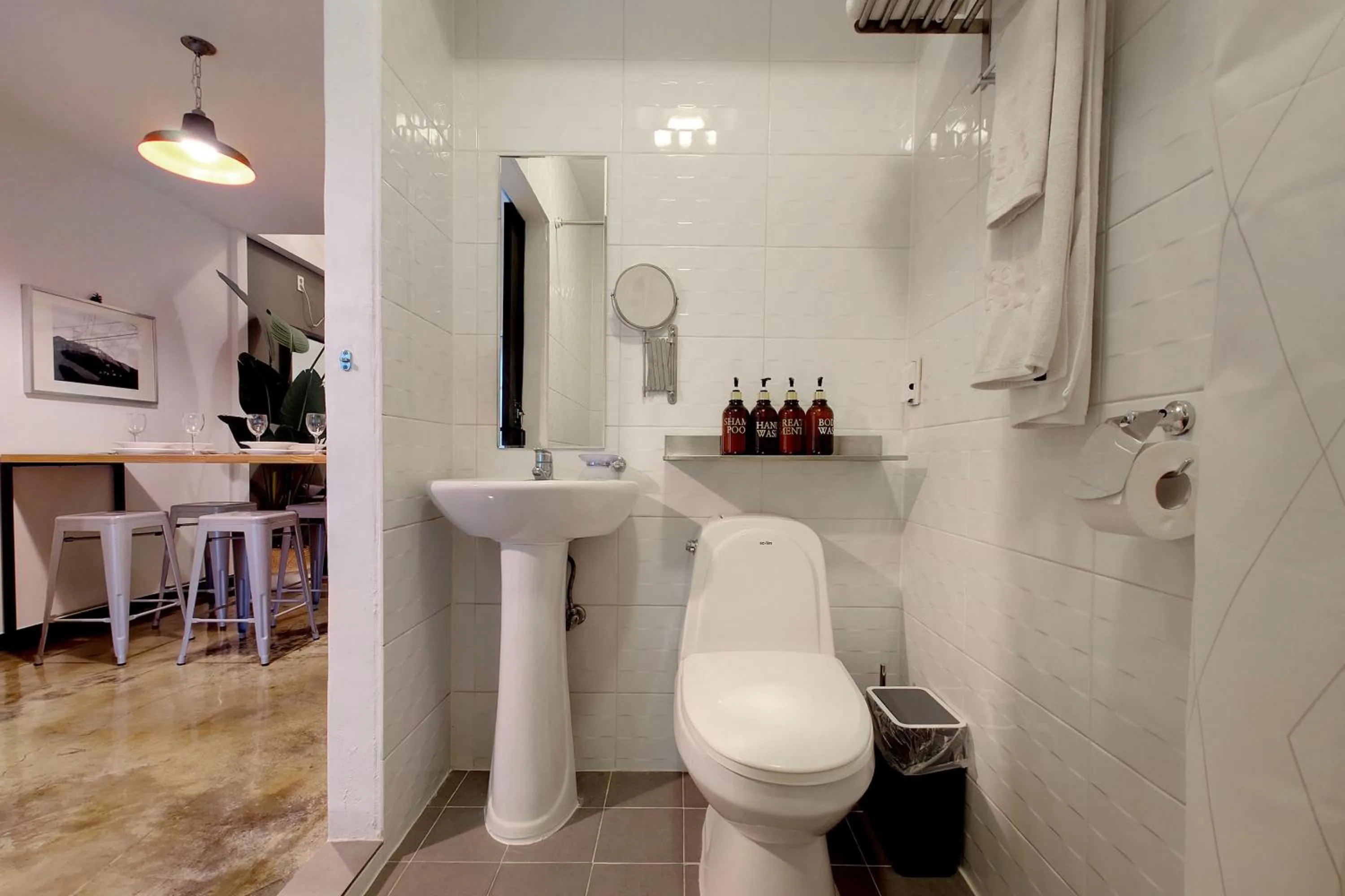 Bathroom in Seoul Loft Apartments - SLA 7 Night Minimum