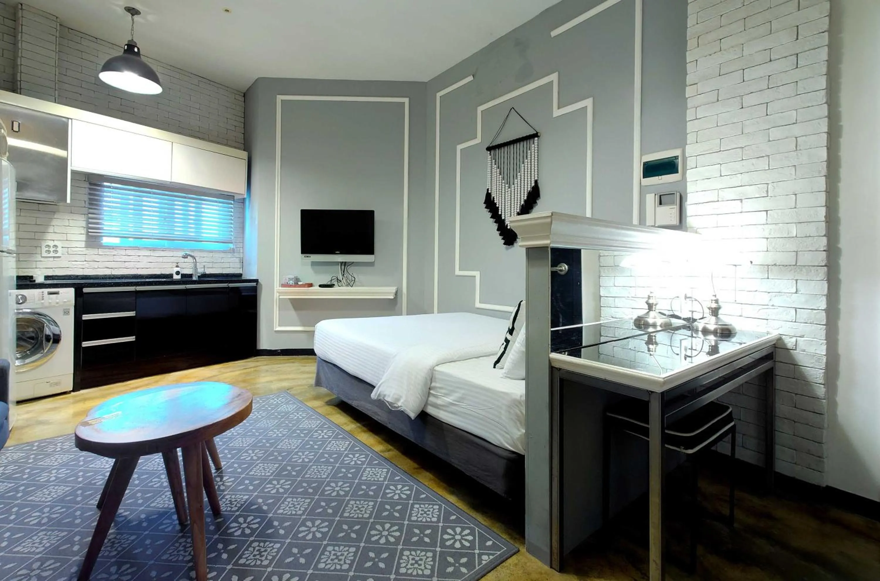 Bedroom, Bed in Seoul Loft Apartments - SLA 7 Night Minimum