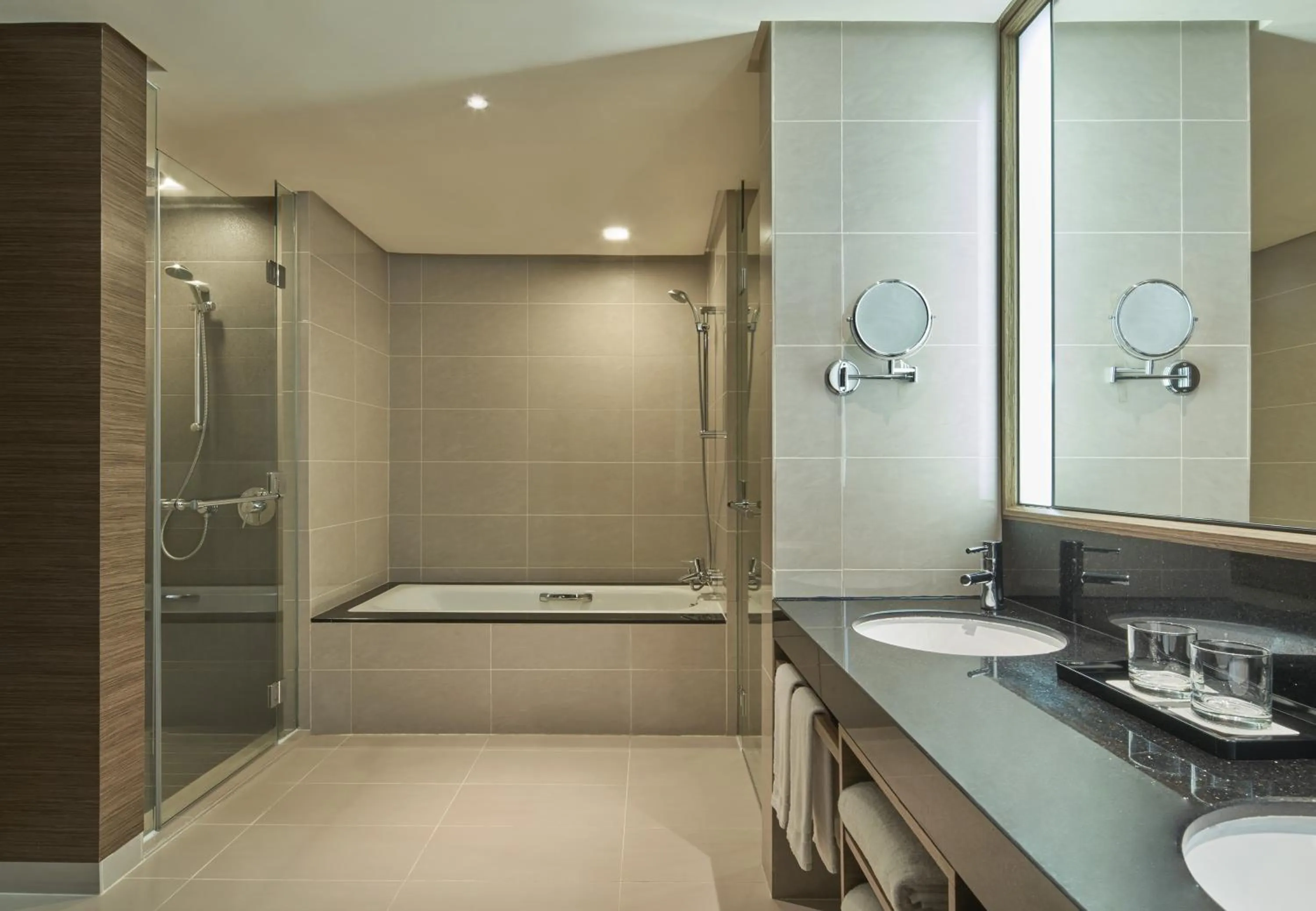 Toilet in Renaissance Johor Bahru Hotel