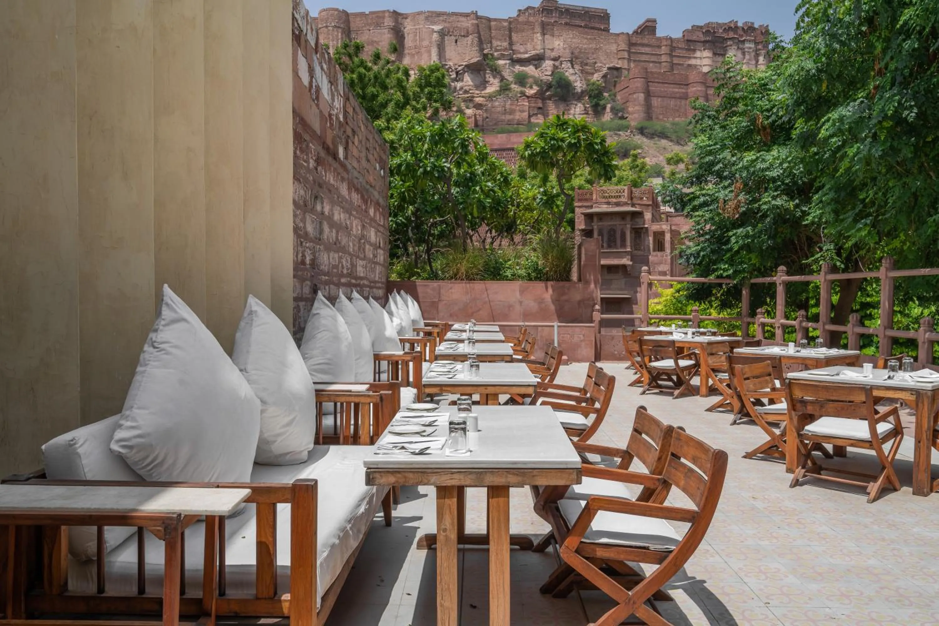 Restaurant/places to eat in RAAS Jodhpur