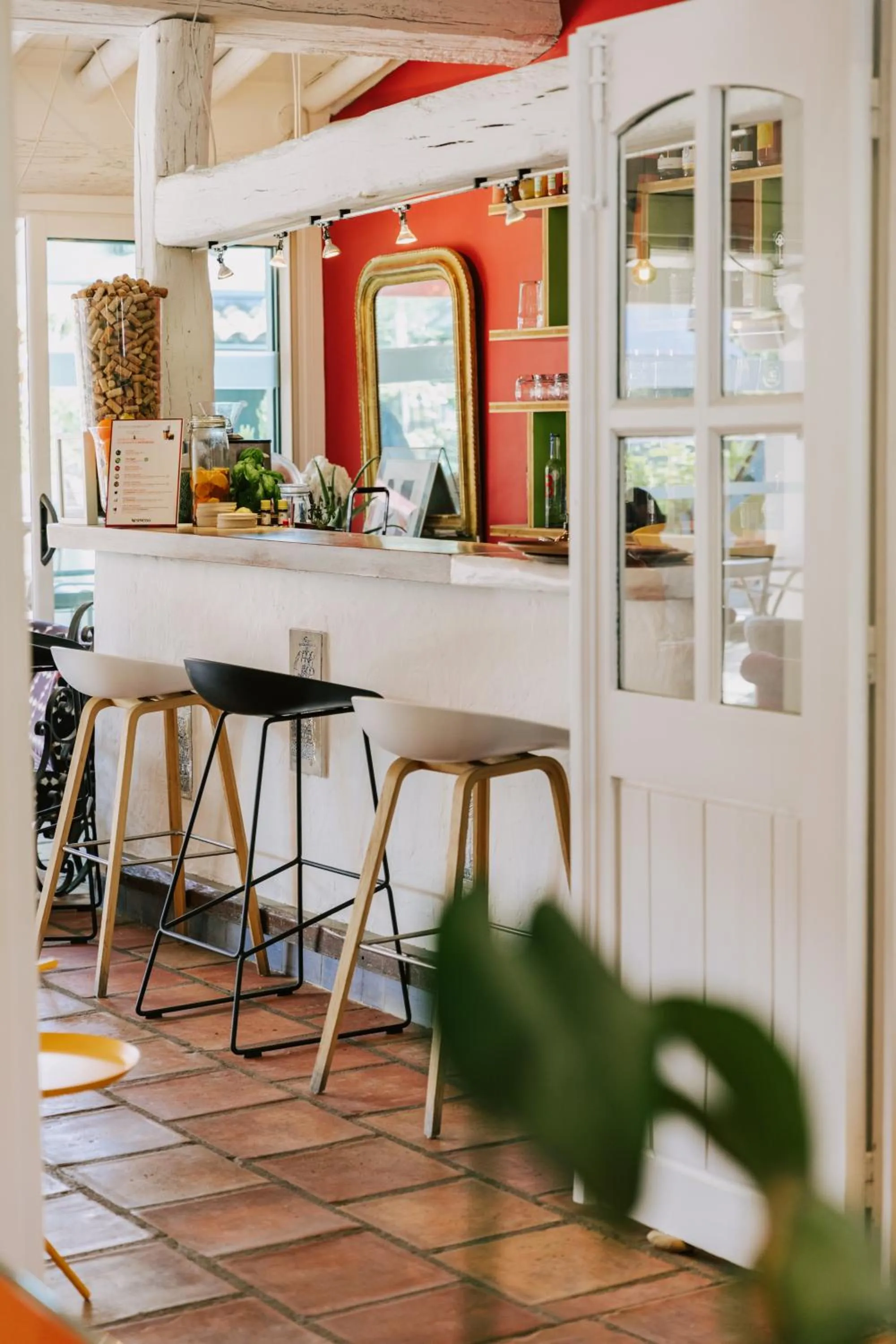 Lounge or bar in Oustau Camarguen Hôtel & Spa