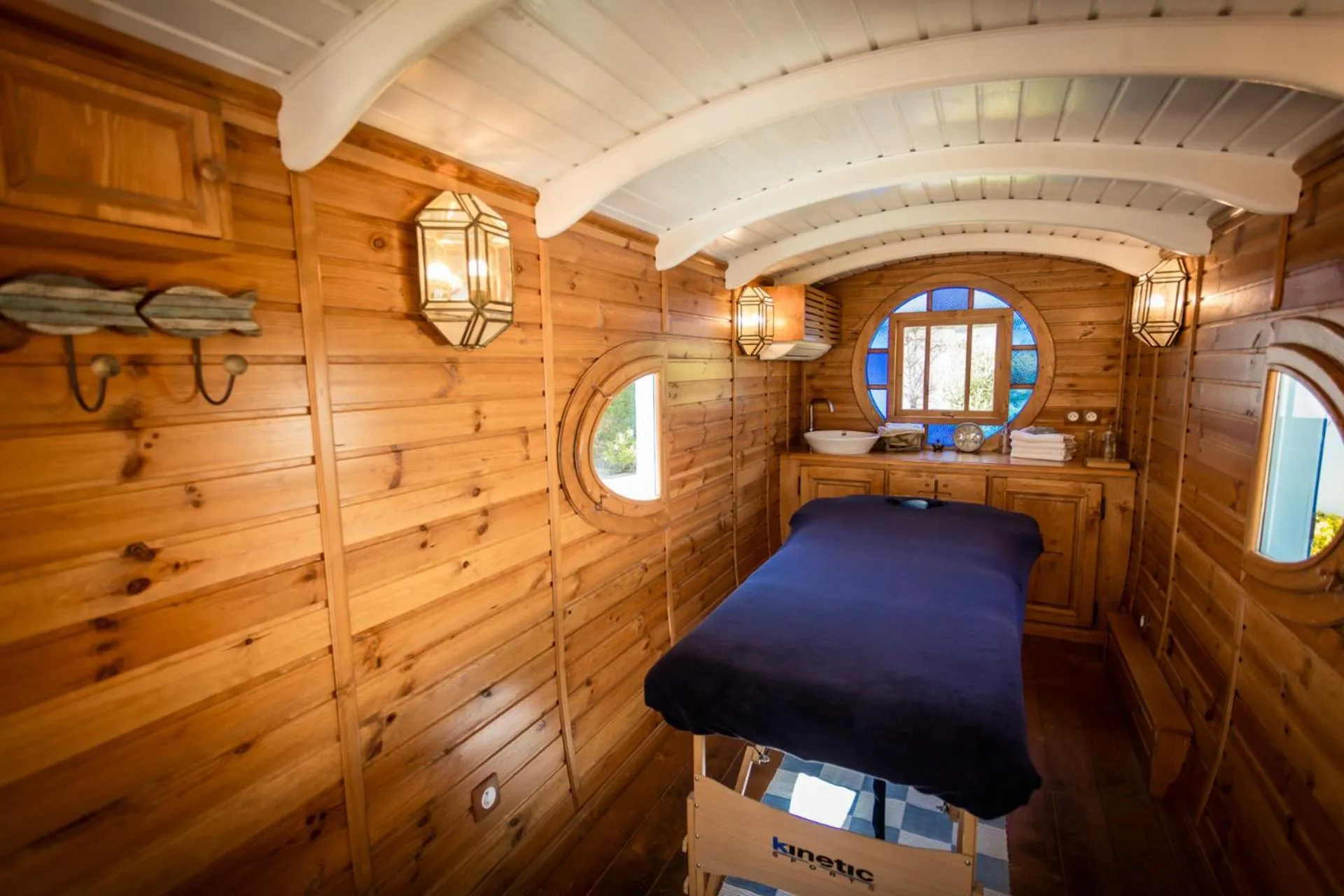 Massage, Bed in Oustau Camarguen Hôtel & Spa