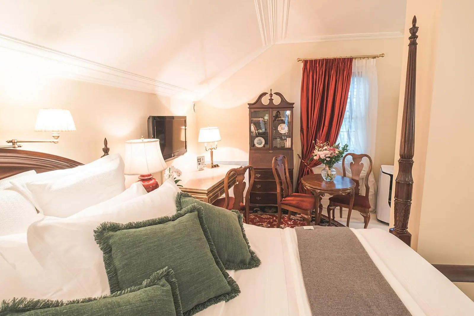 Photo of the whole room in Domaine Dorchamps