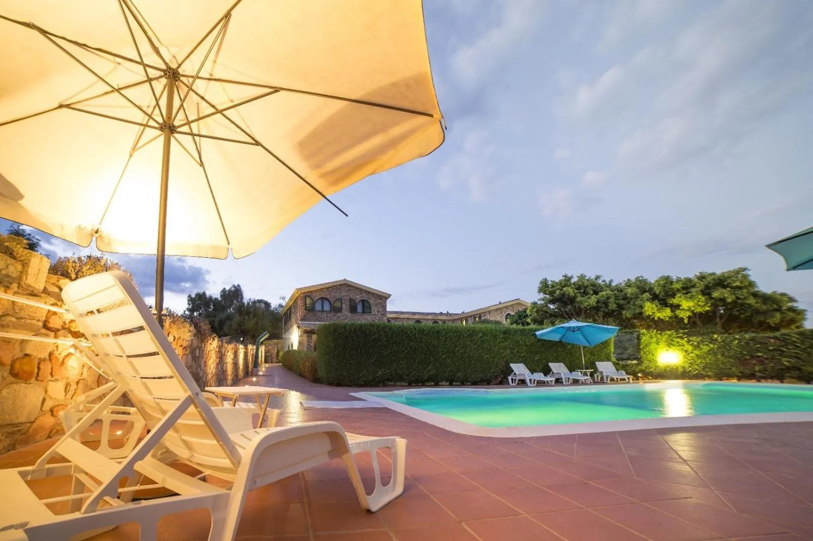 Swimming pool in Hotel Janas