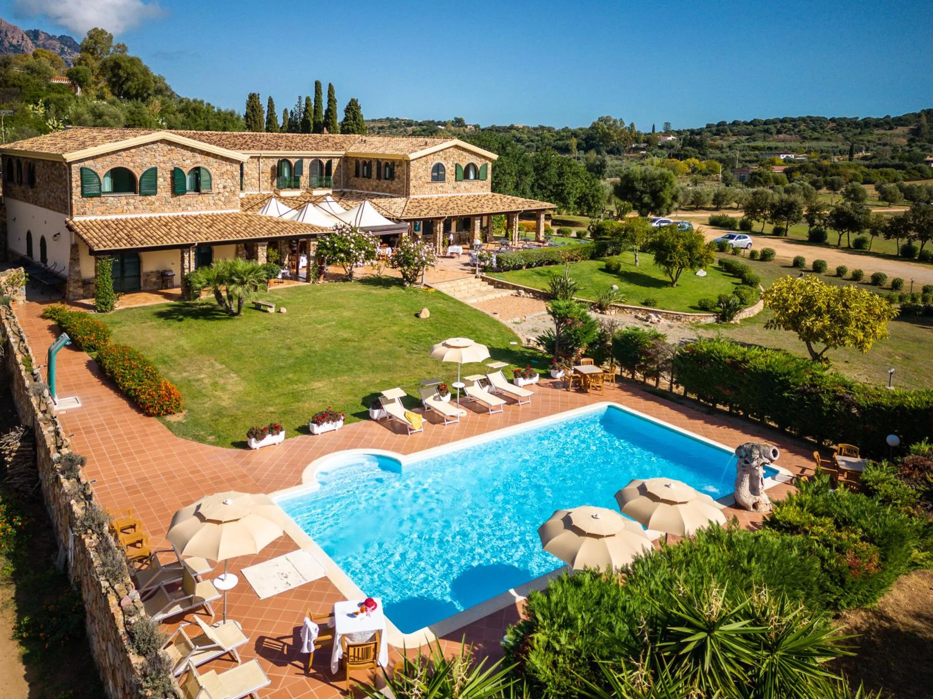 Restaurant/places to eat in Hotel Janas