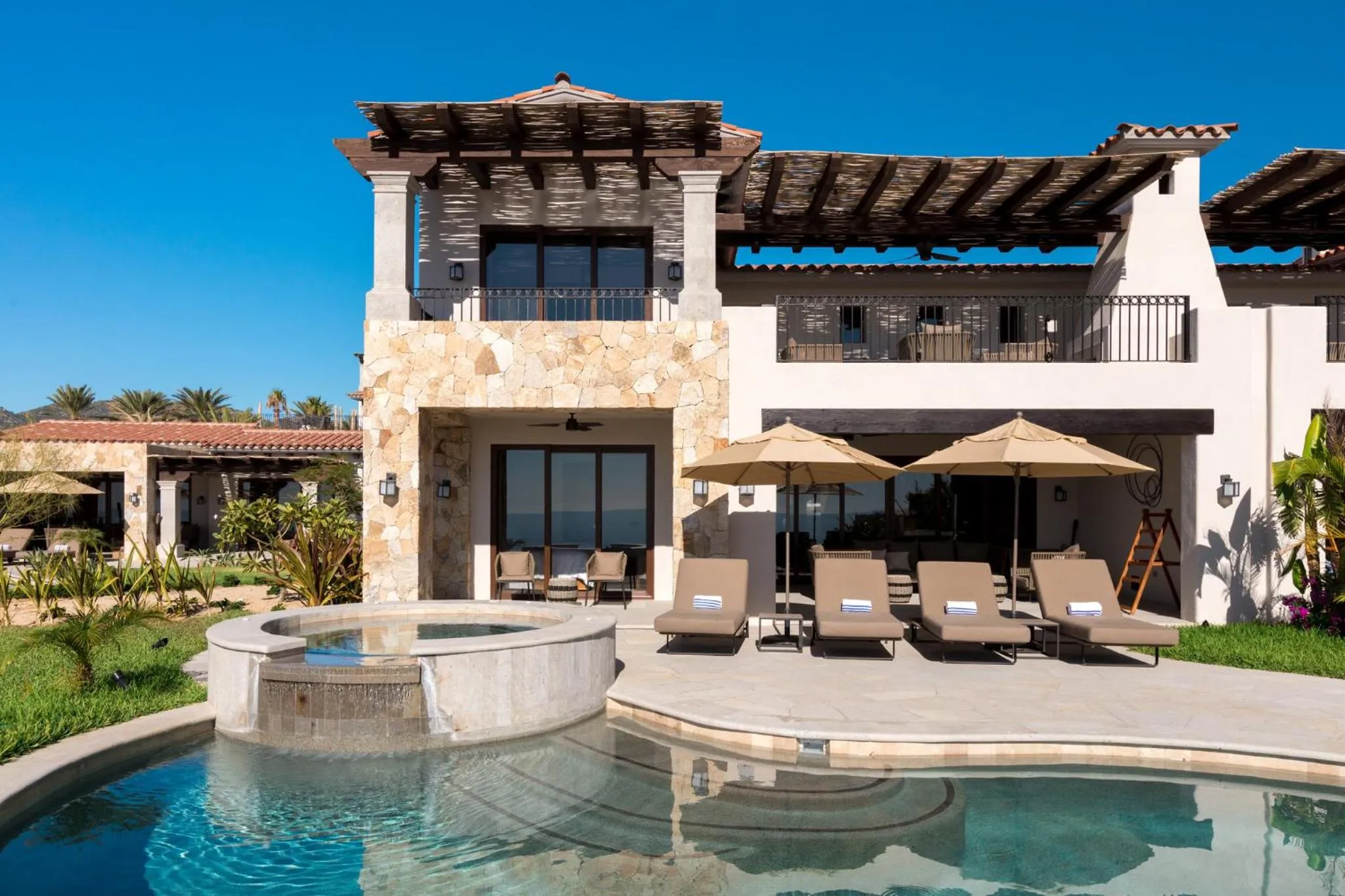 Swimming pool in Live Aqua Private Residences Los Cabos
