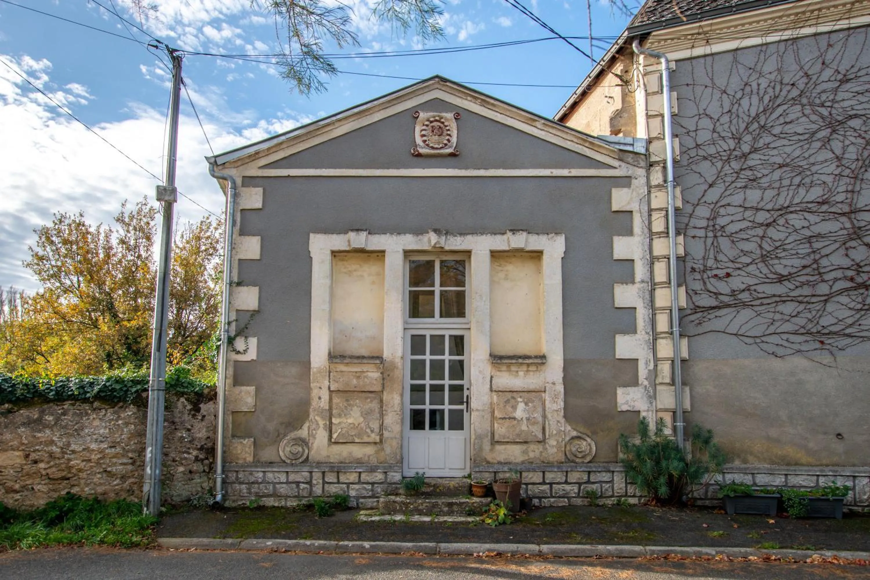 Property building in La Maison Haute