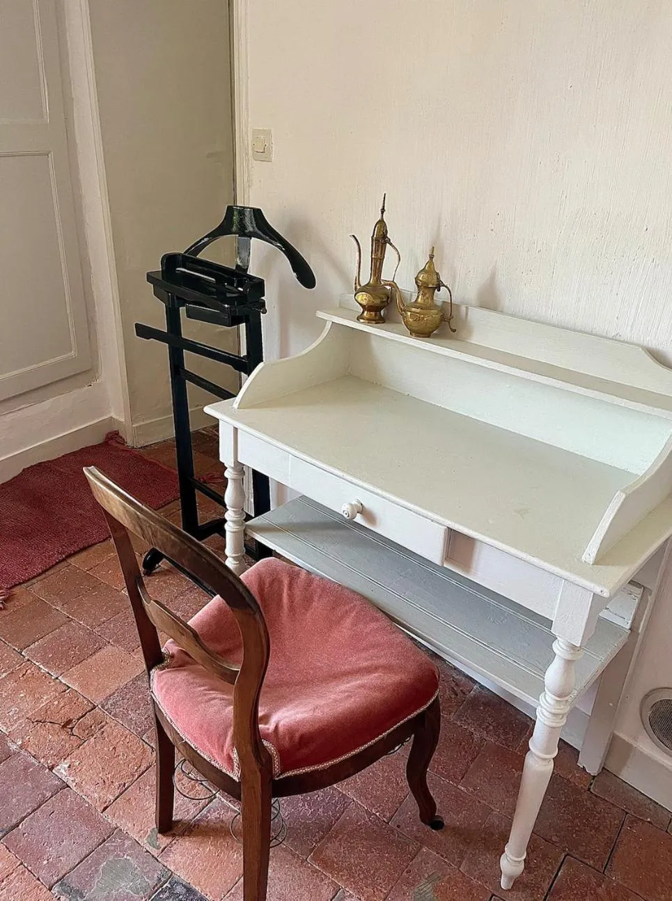 hair dresser in La Maison Haute