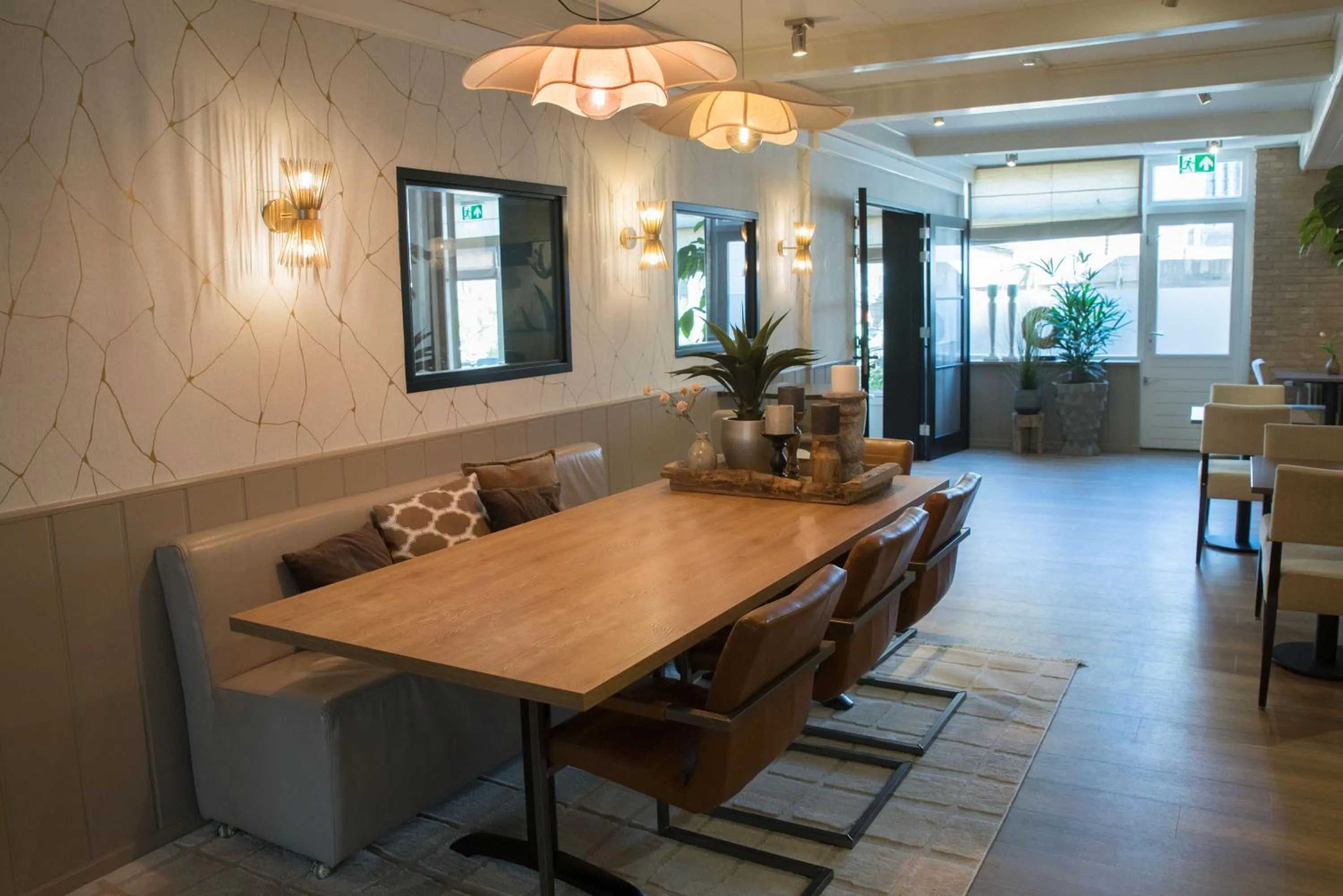 Restaurant/places to eat in The BLOOM