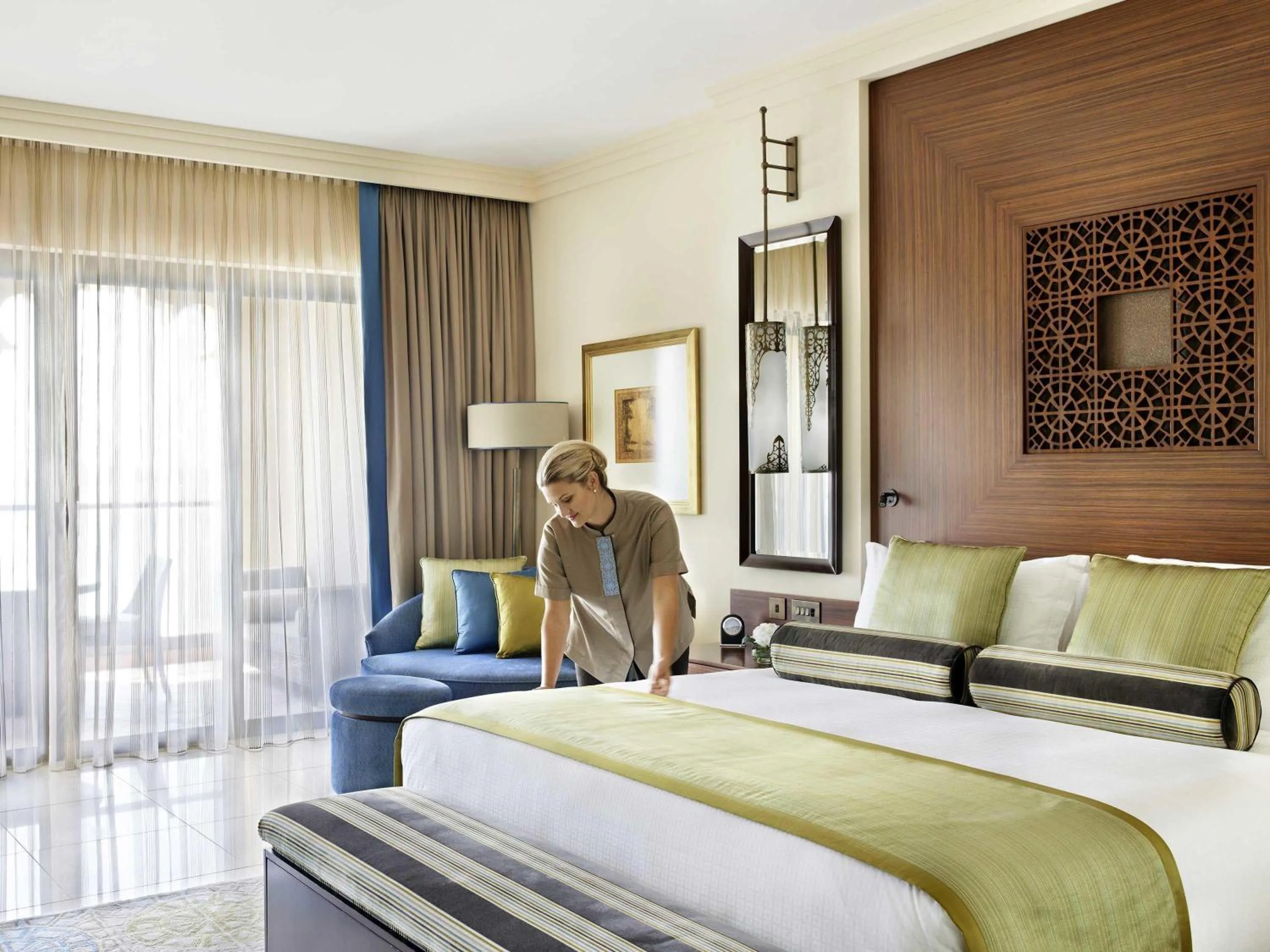 Bedroom, Bed in Fairmont The Palm