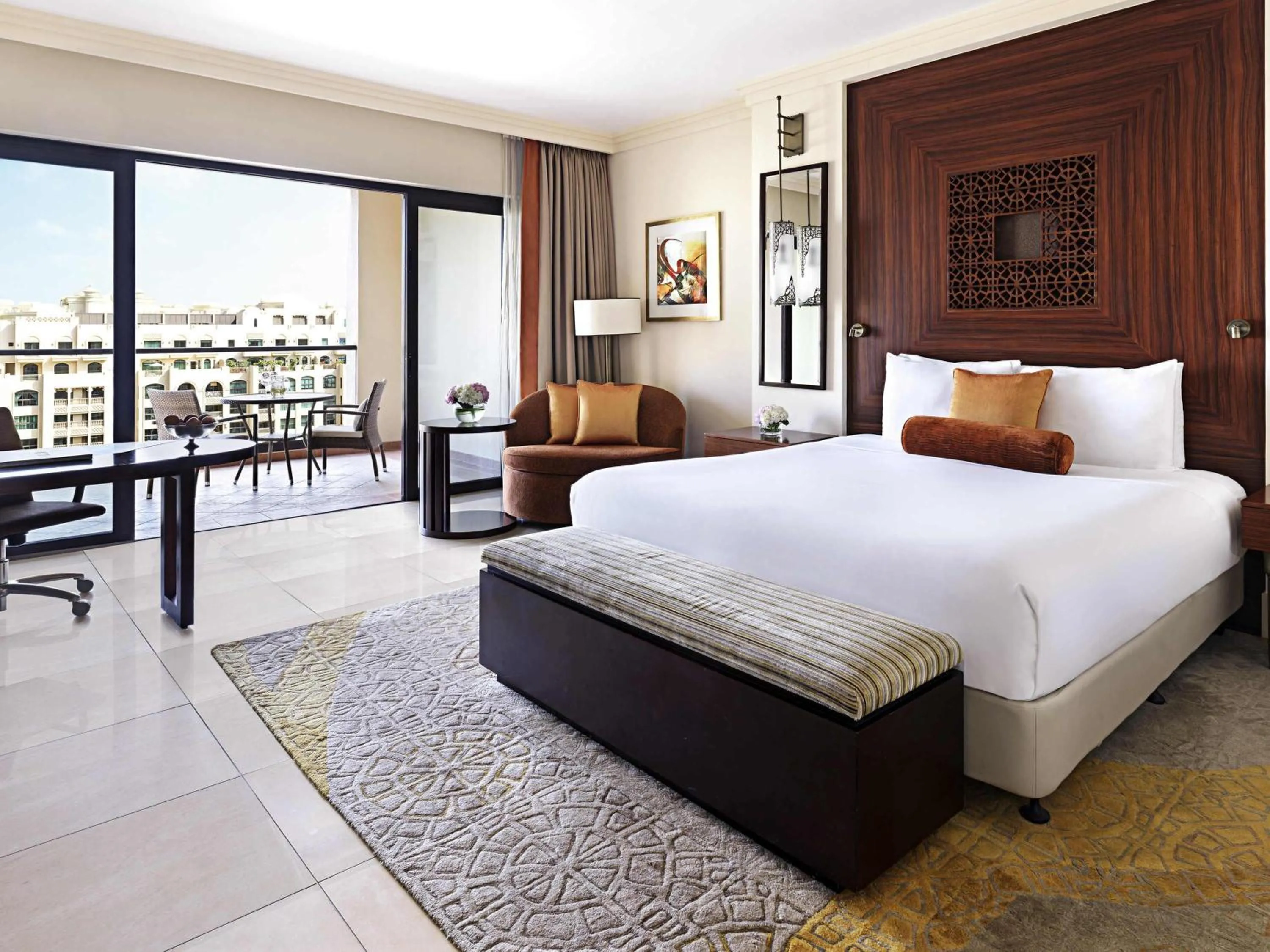 Bedroom, Bed in Fairmont The Palm