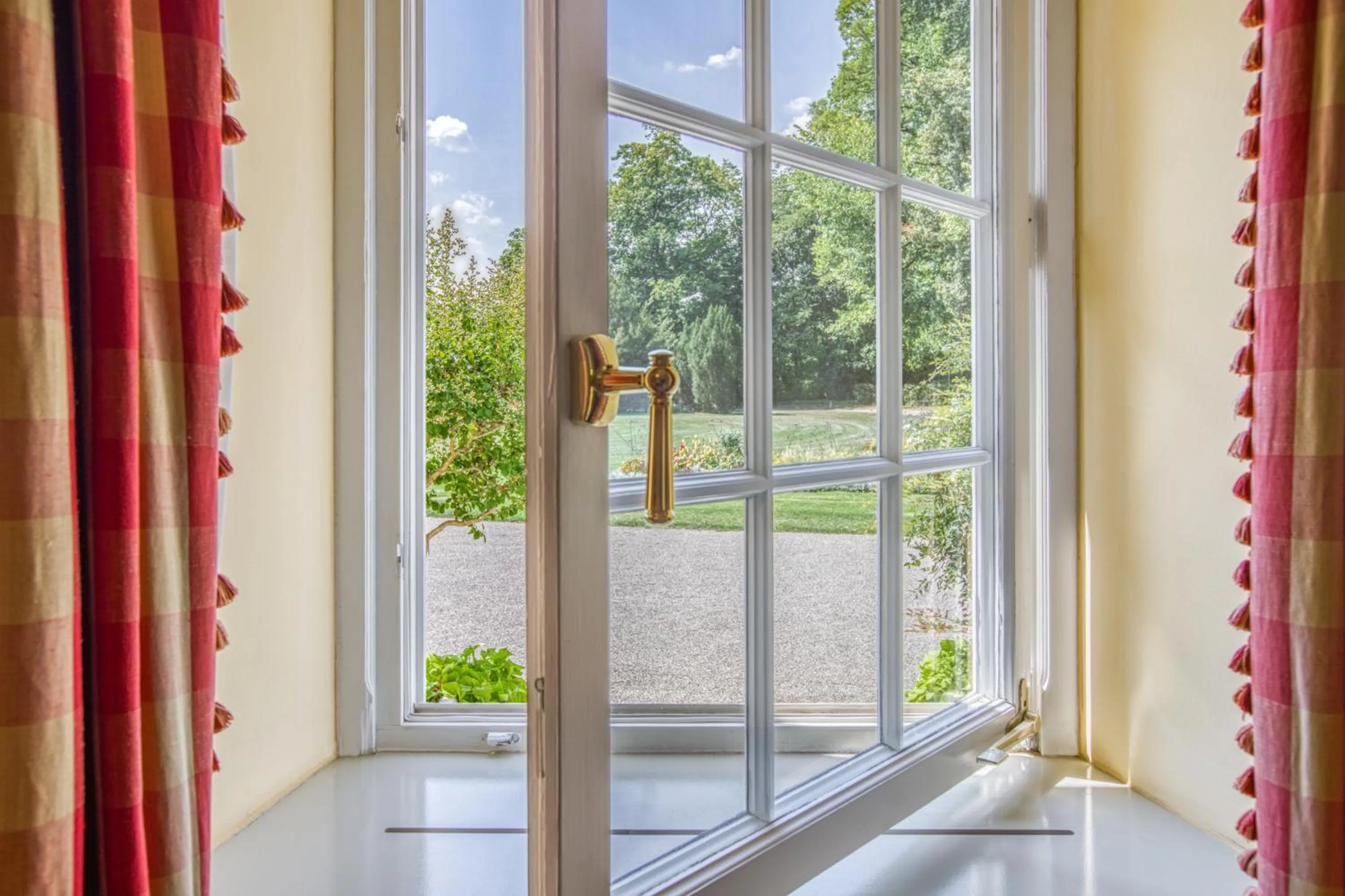 Garden view in Wald & Schlosshotel Friedrichsruhe