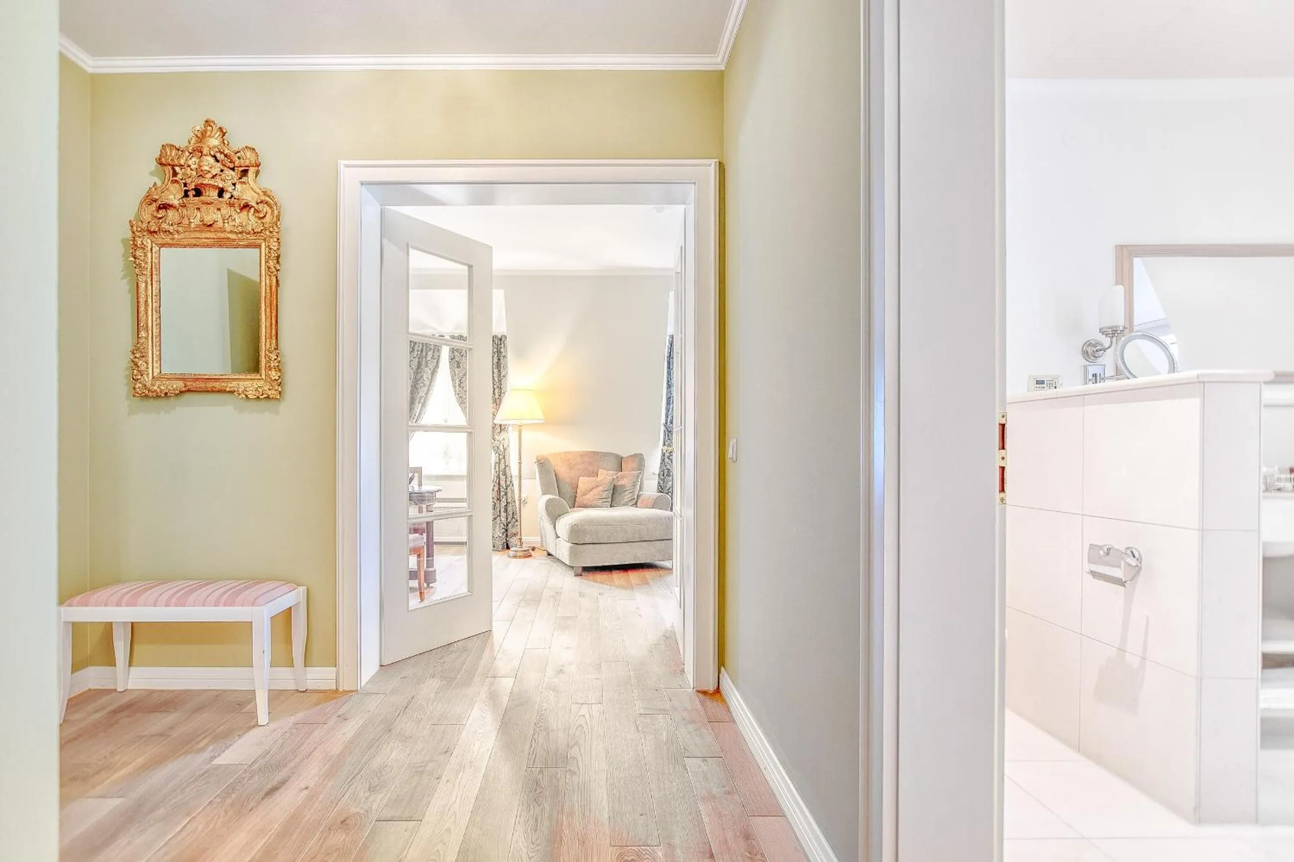 Photo of the whole room, Bed in Wald & Schlosshotel Friedrichsruhe