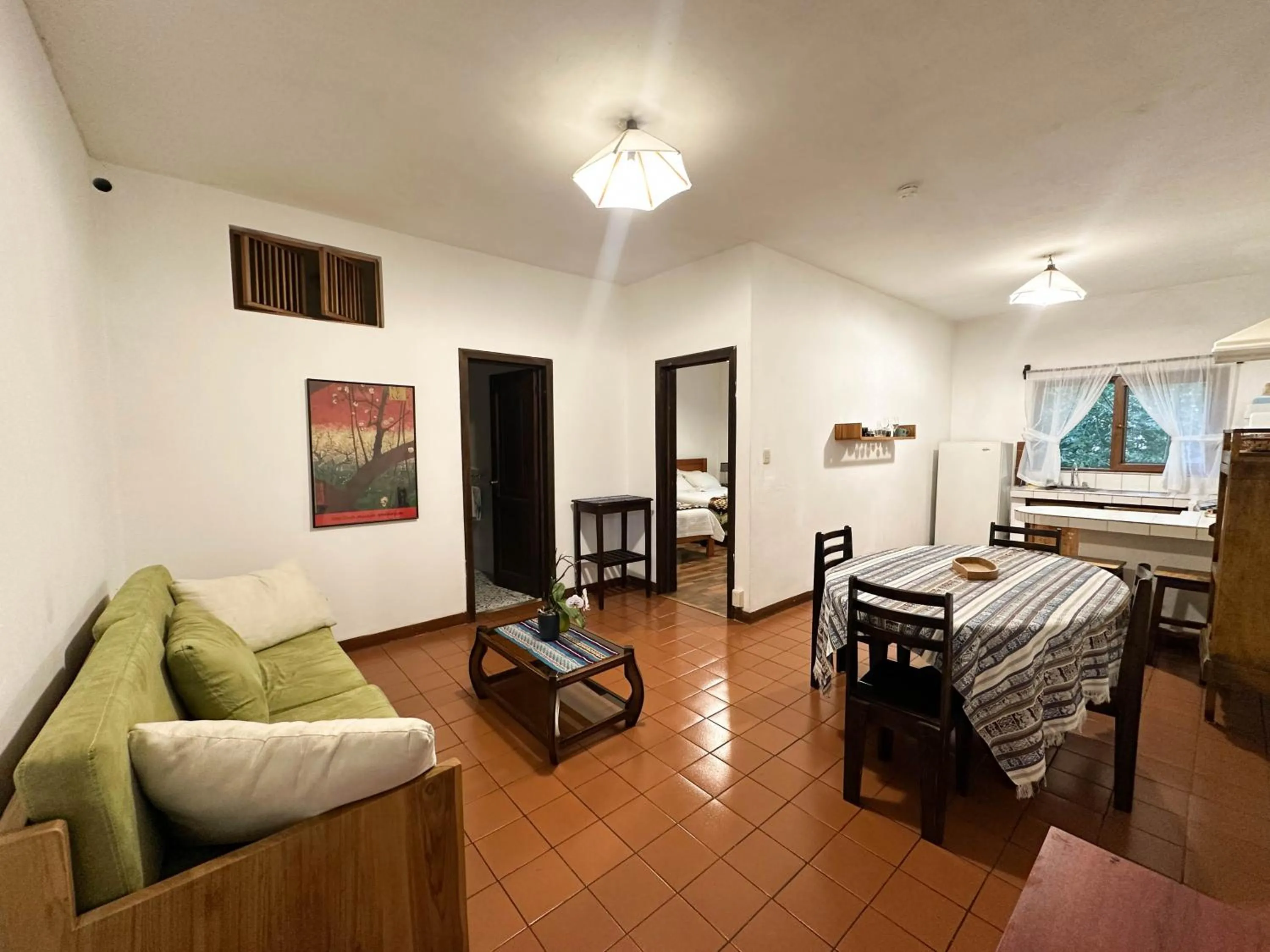 Dining area, Bed in Apartamentos Otorongo Cuenca Ecuador