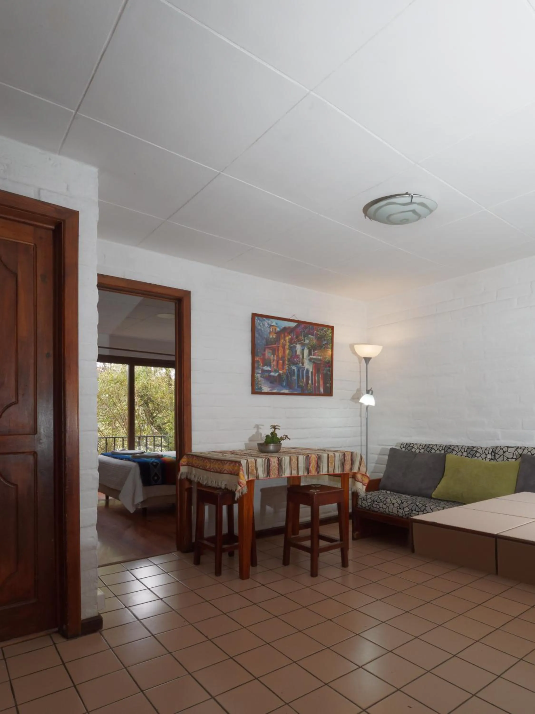 Photo of the whole room, Bed in Apartamentos Otorongo Cuenca Ecuador