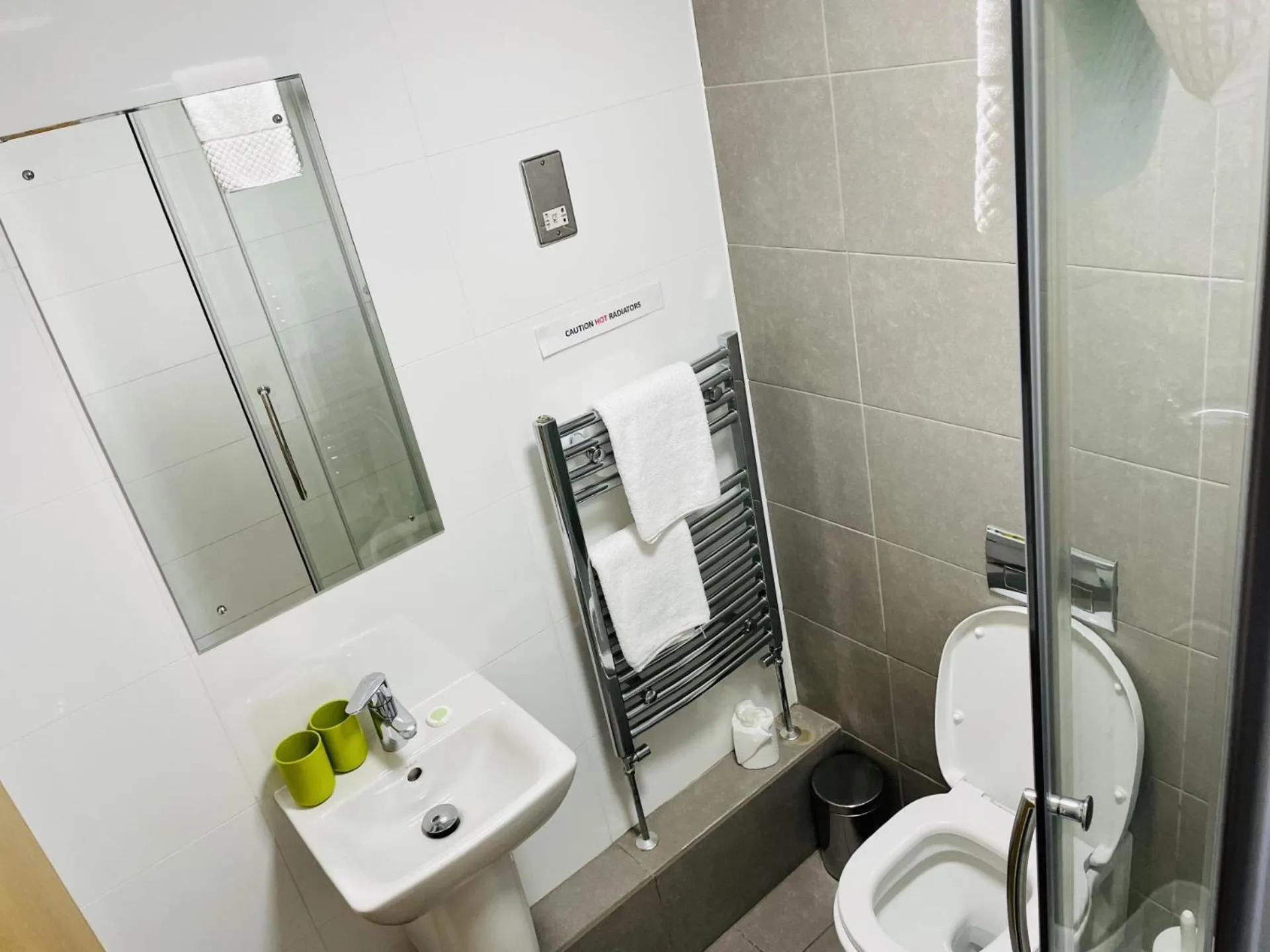 Toilet in The Diamond Inn