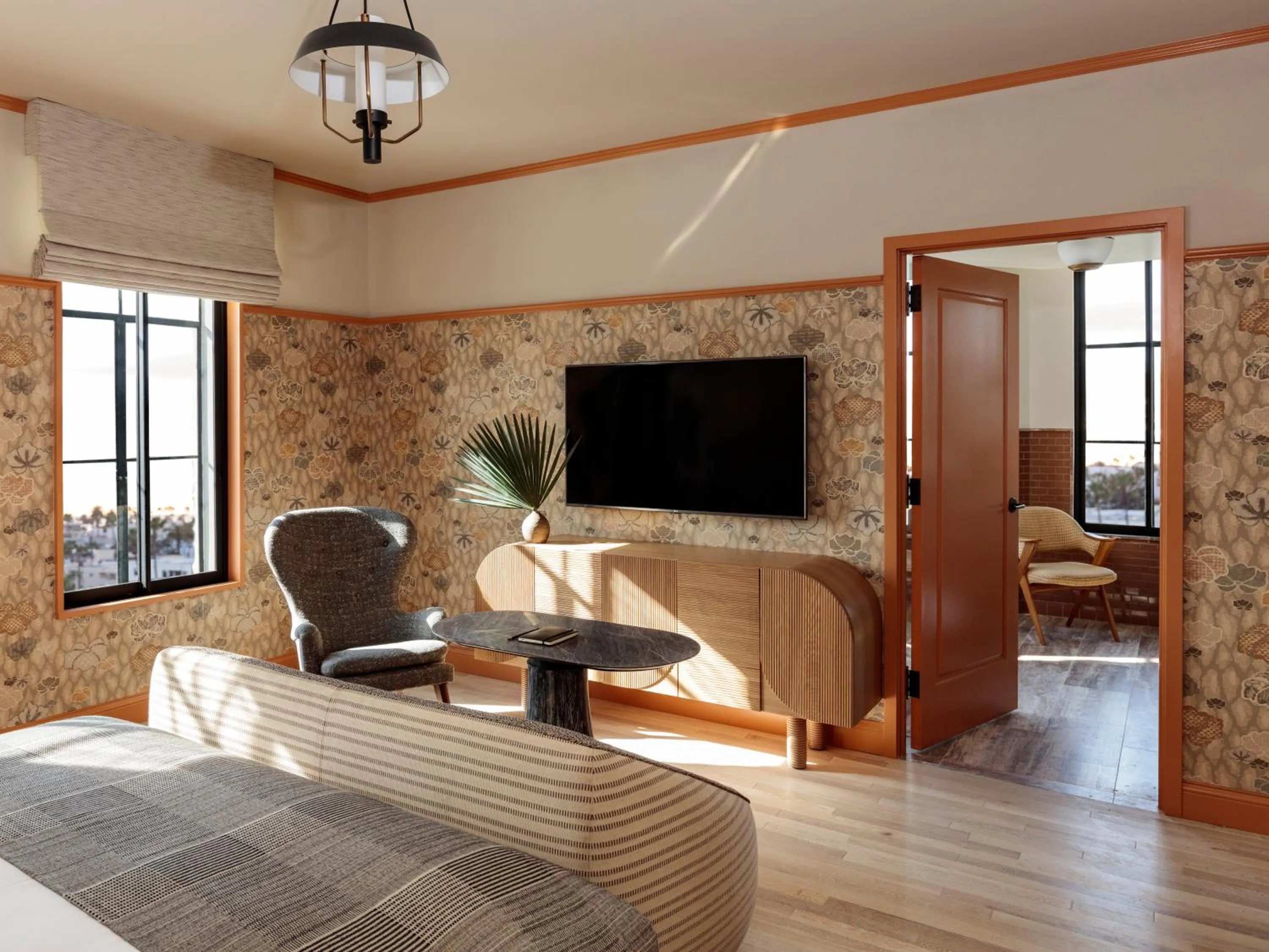 TV and multimedia in Santa Monica Proper Hotel, a Member of Design Hotels