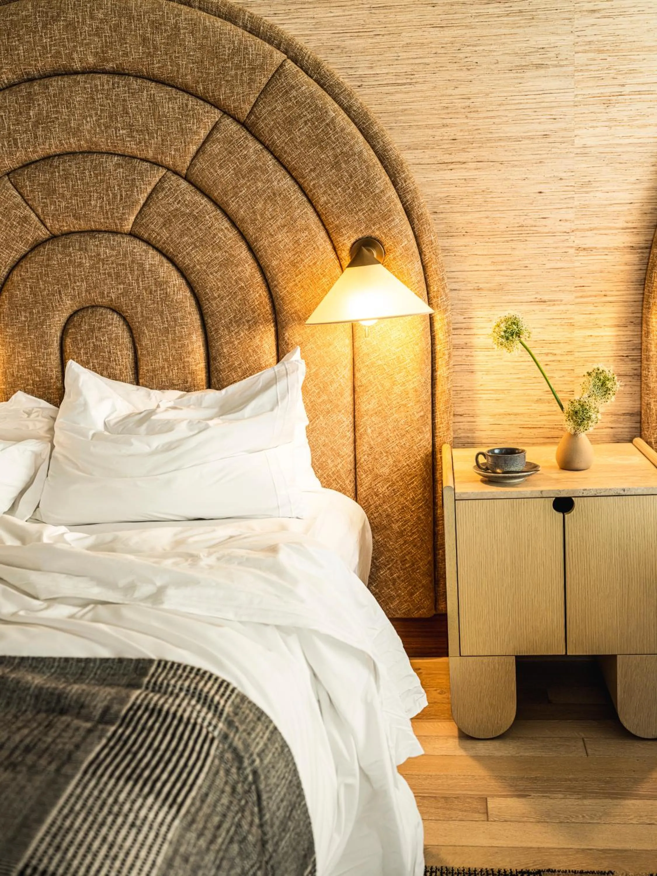 Bed in Santa Monica Proper Hotel, a Member of Design Hotels