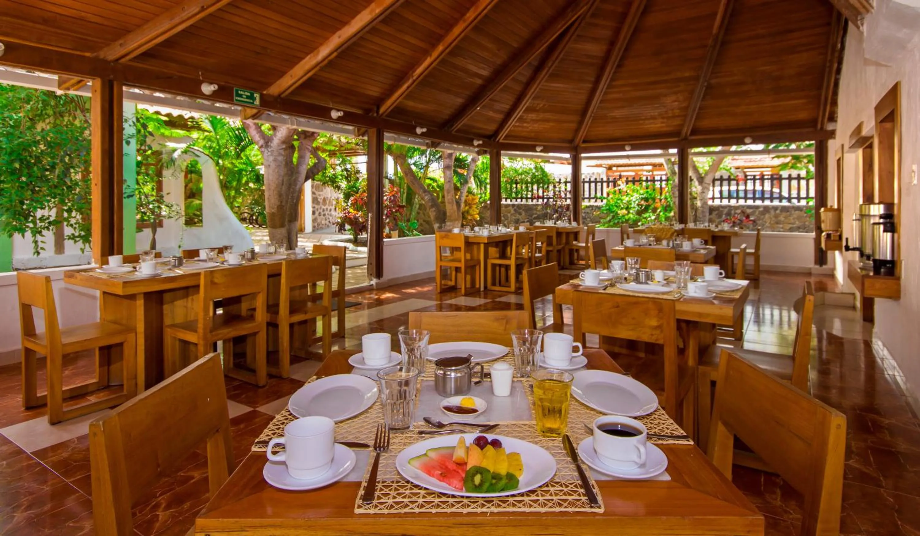 Restaurant/places to eat in Hotel Fiesta