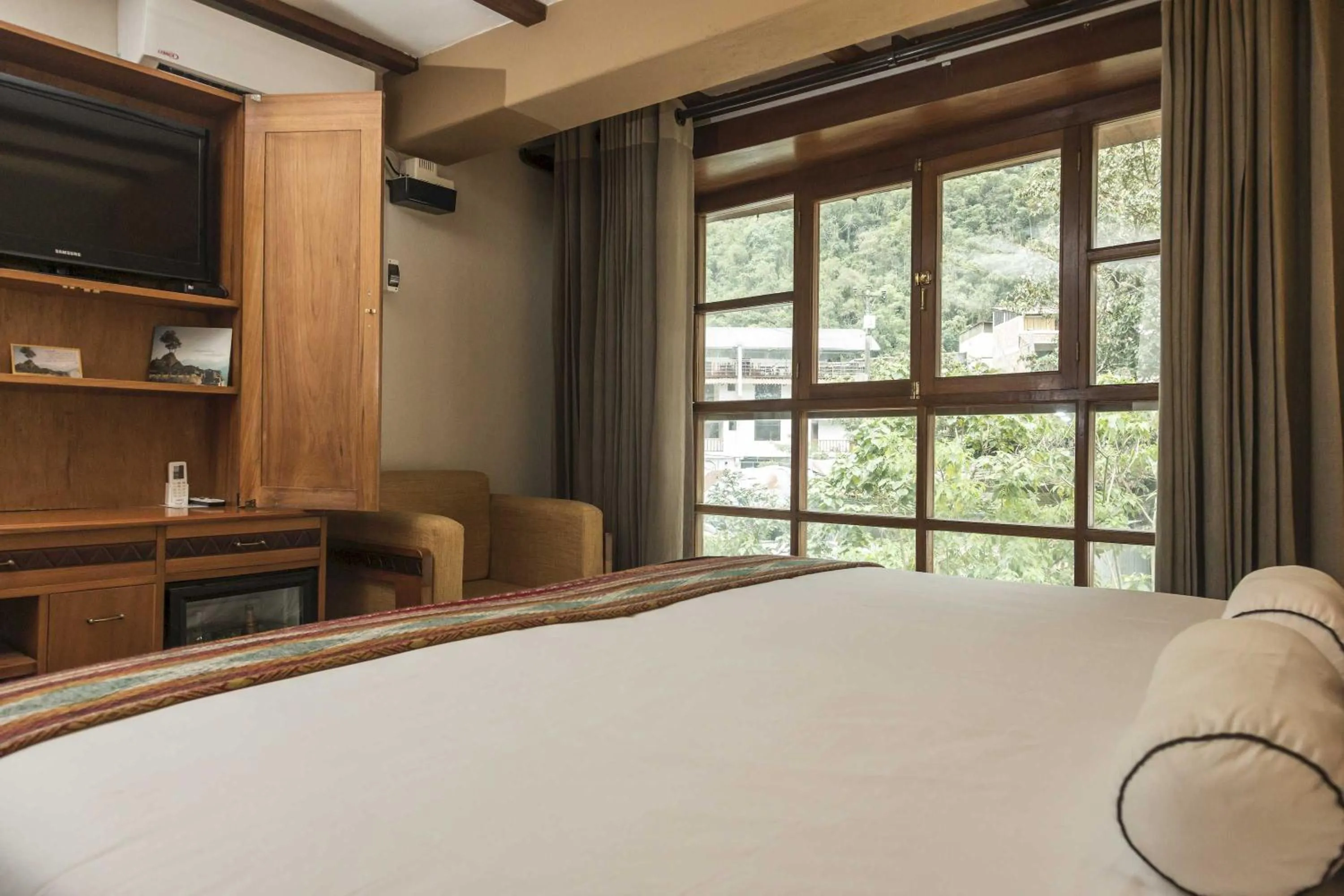 Mountain view, Bed in Casa del Sol Machupicchu