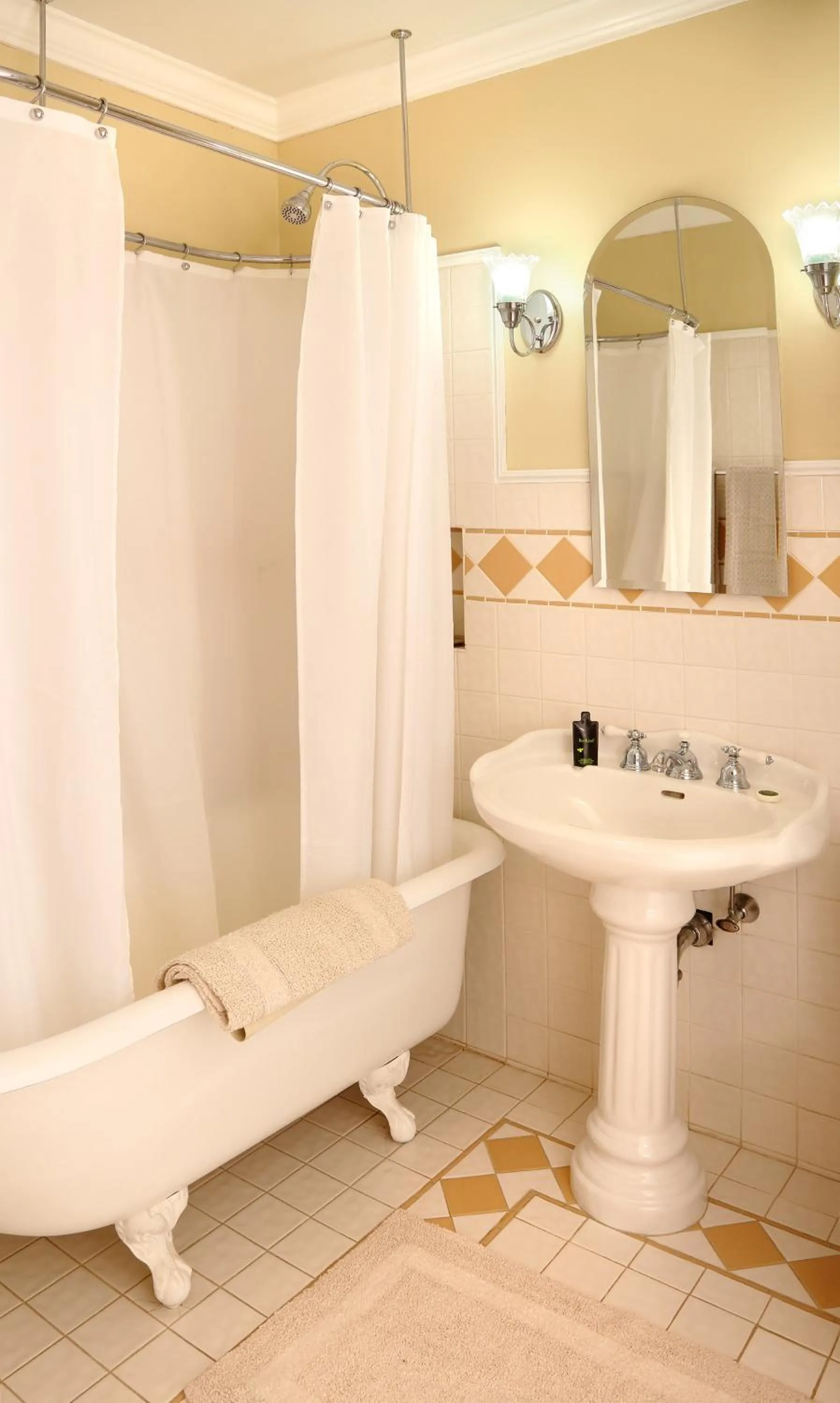 Bathroom in Lilac Inn