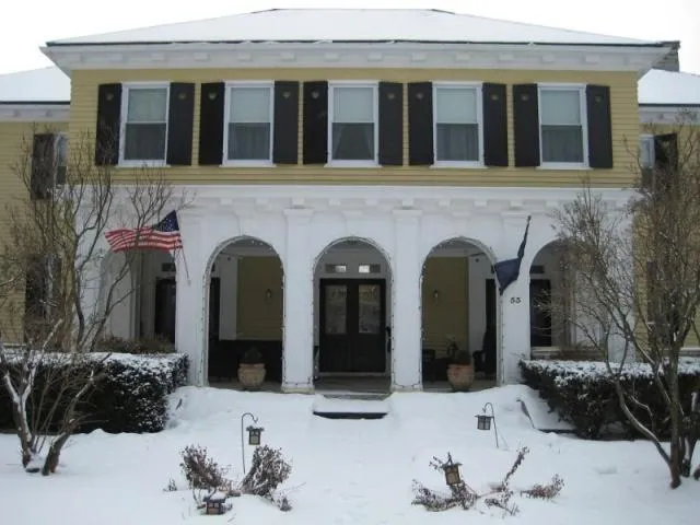 Facade/entrance in Lilac Inn
