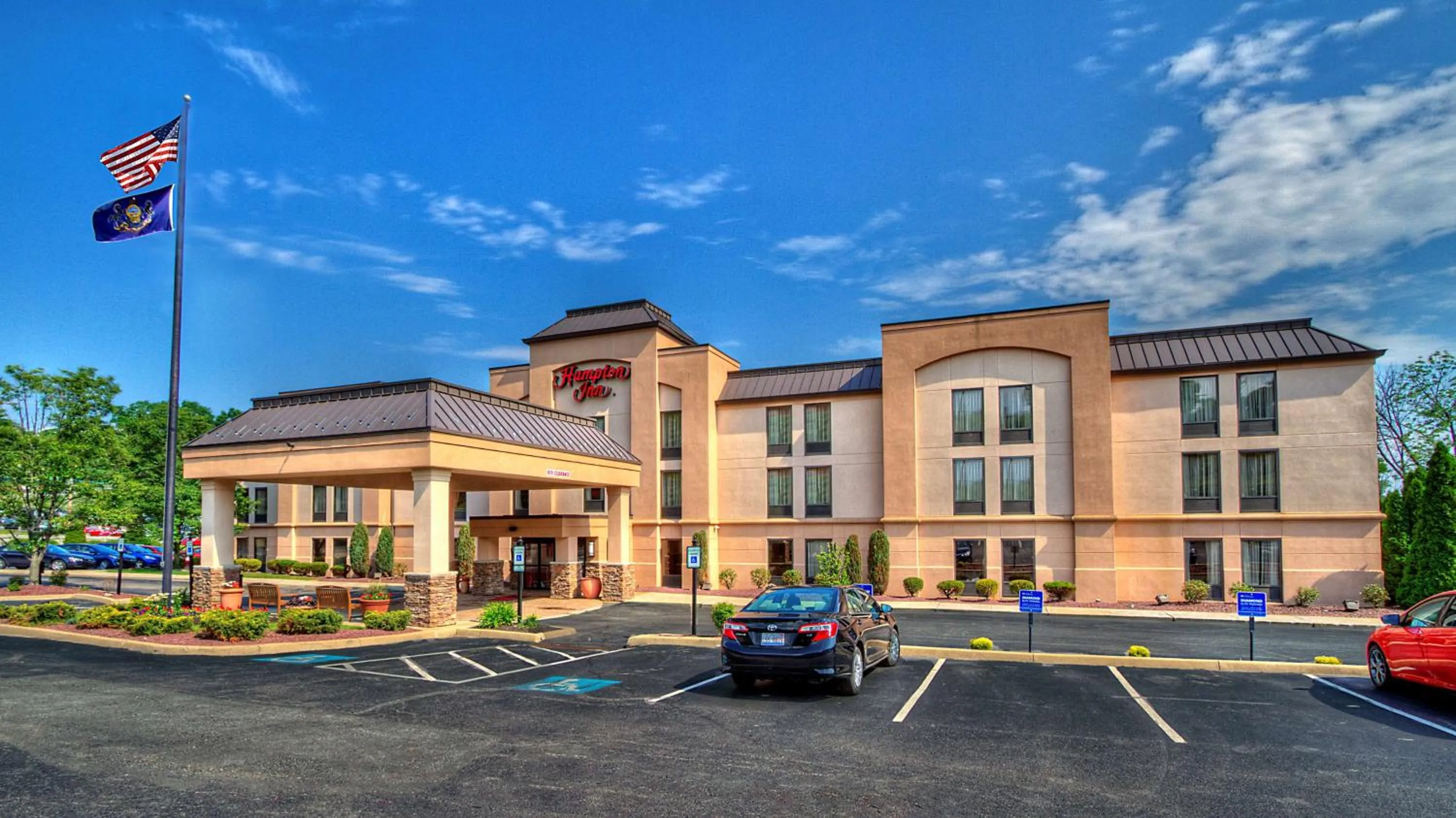 Property building in Hampton Inn Pittsburgh/West Mifflin