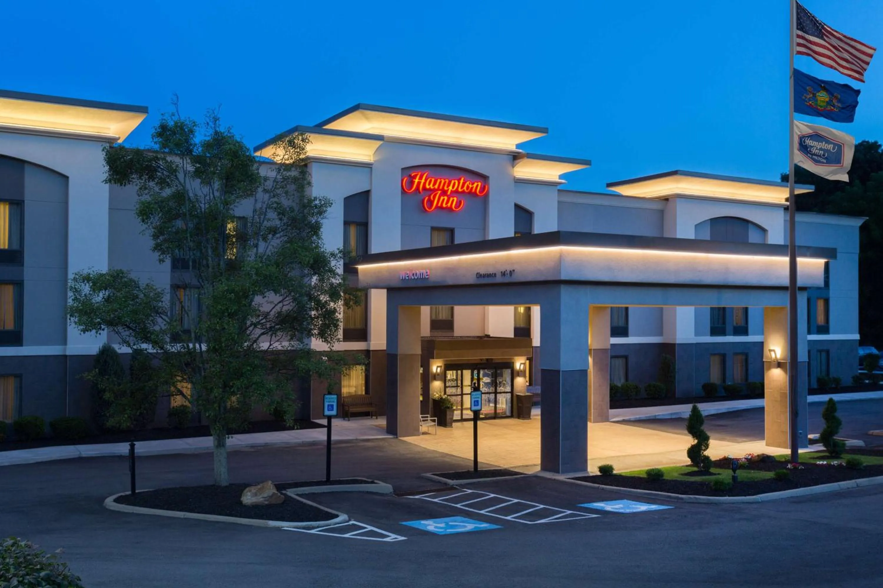 Property building in Hampton Inn Pittsburgh/West Mifflin