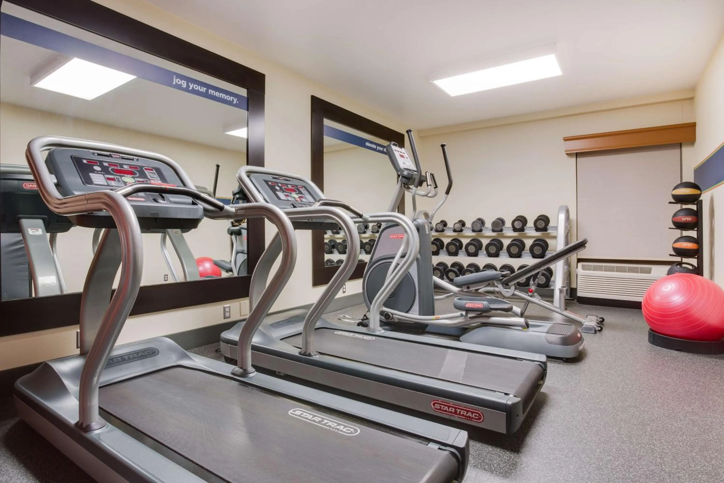 Fitness centre/facilities in Hampton Inn Pittsburgh/West Mifflin