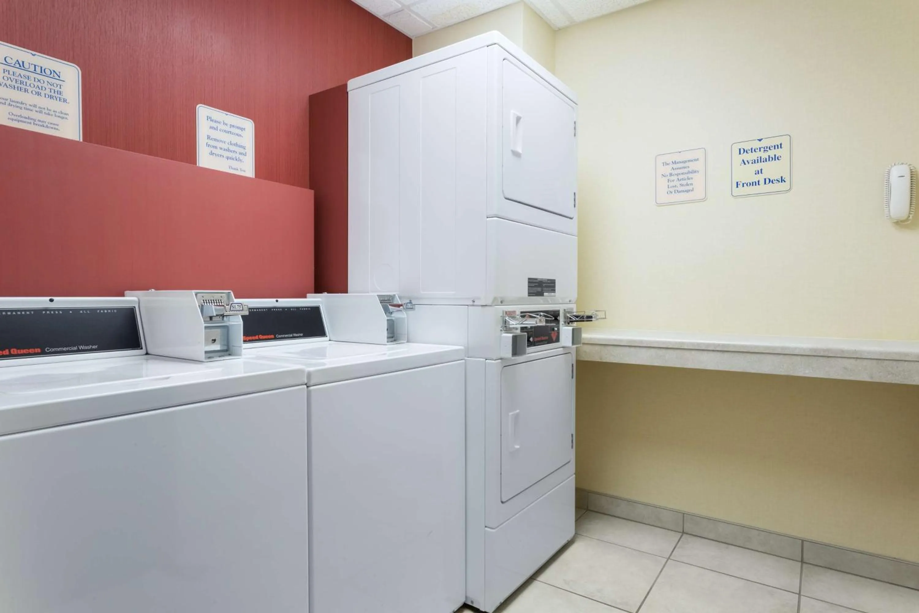 Property building in Hampton Inn Pittsburgh/West Mifflin