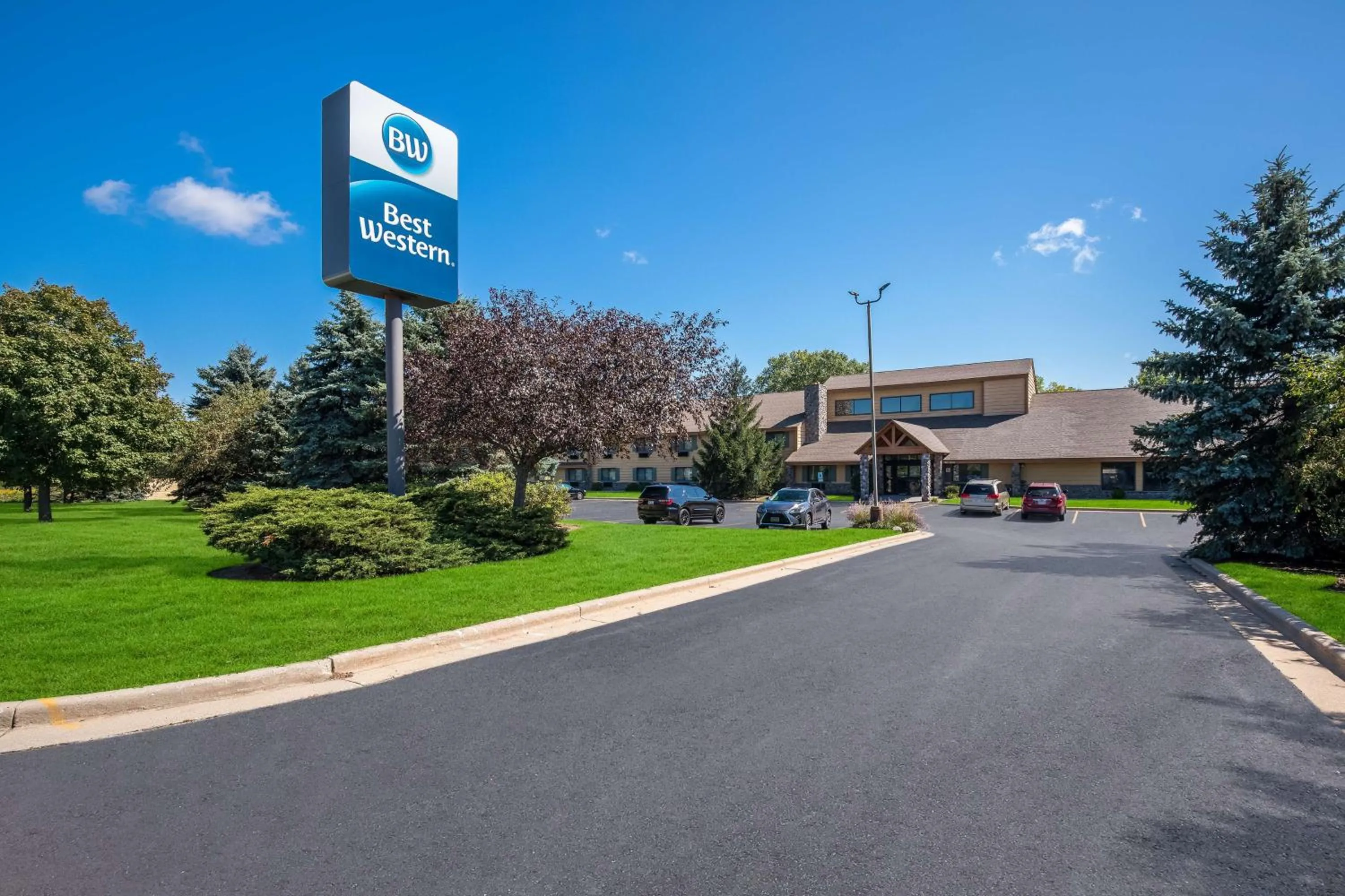 Property building in Best Western Germantown Inn