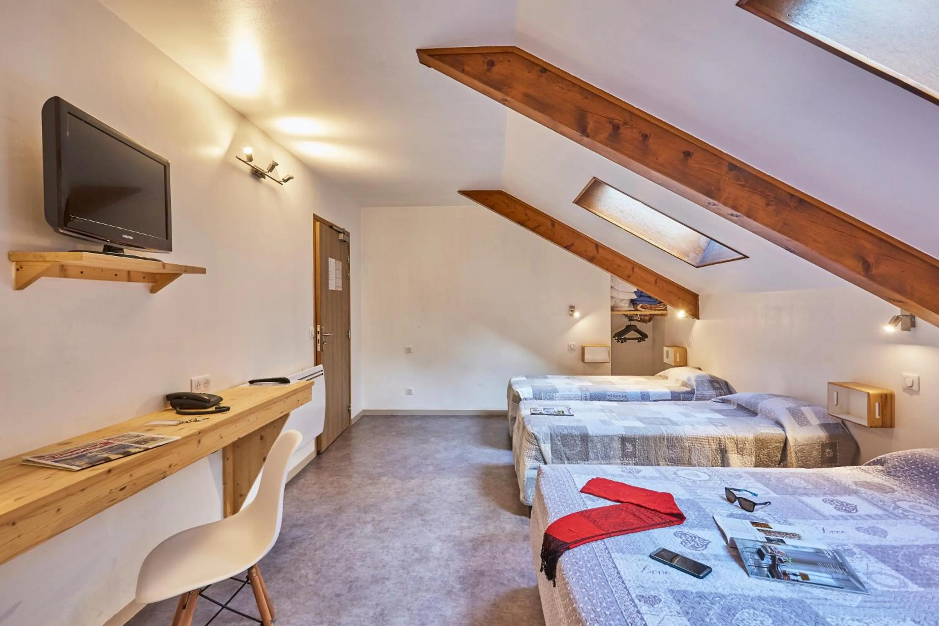 Bedroom, Bed in Cit'Hôtel Le National